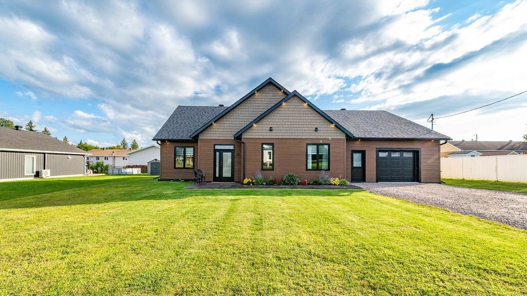









24


Rue Armstrong

,
Shawville,




QC
J0X2Y0

