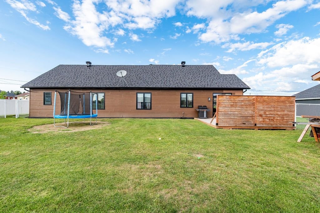 









24


Rue Armstrong

,
Shawville,




QC
J0X2Y0

