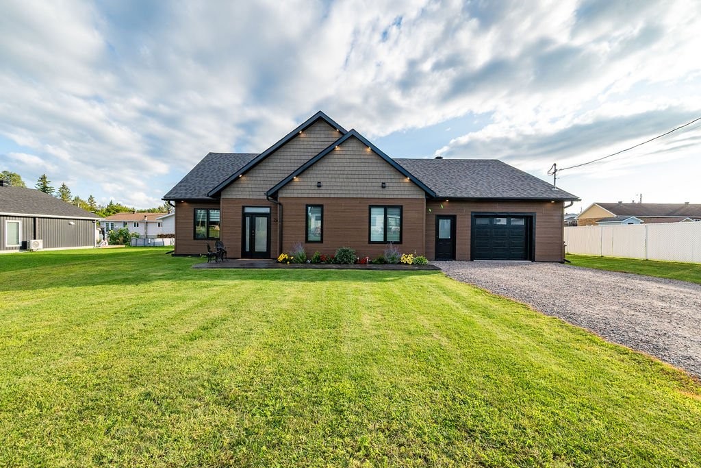 









24


Rue Armstrong

,
Shawville,




QC
J0X2Y0

