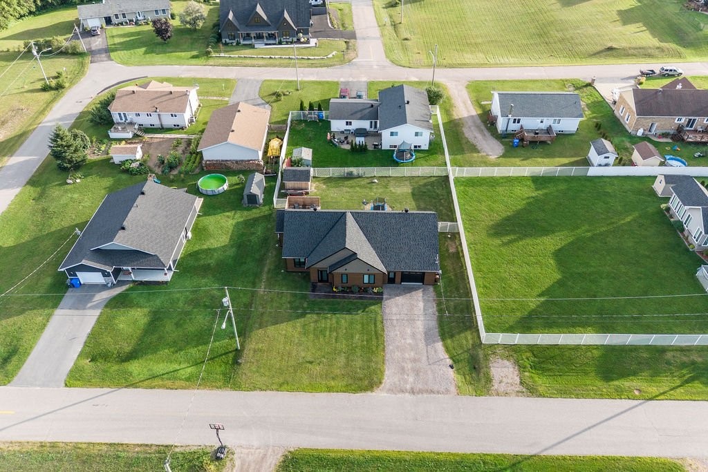 









24


Rue Armstrong

,
Shawville,




QC
J0X2Y0

