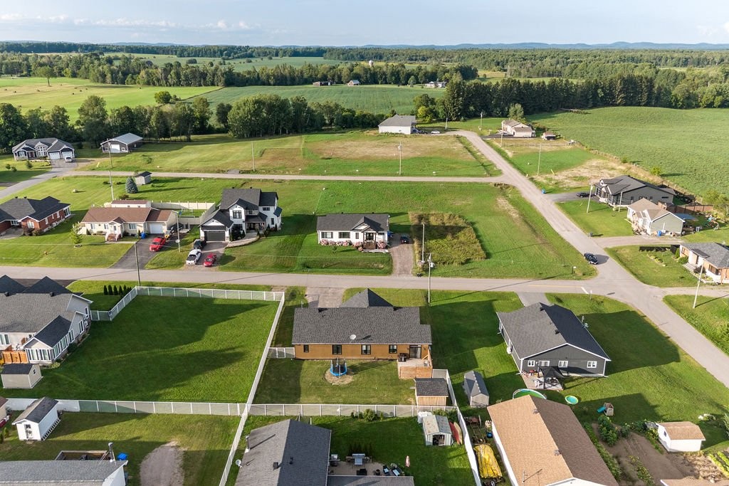 









24


Rue Armstrong

,
Shawville,




QC
J0X2Y0

