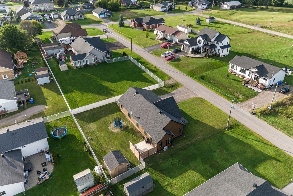 









24


Rue Armstrong

,
Shawville,




QC
J0X2Y0


