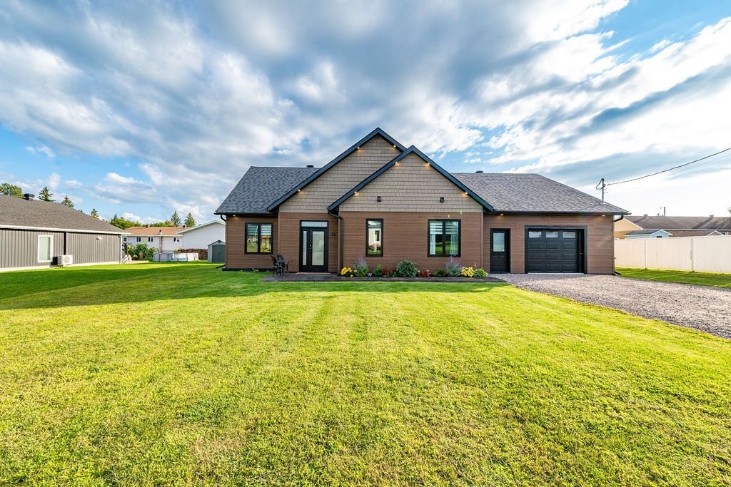 









24


Rue Armstrong

,
Shawville,




QC
J0X2Y0

