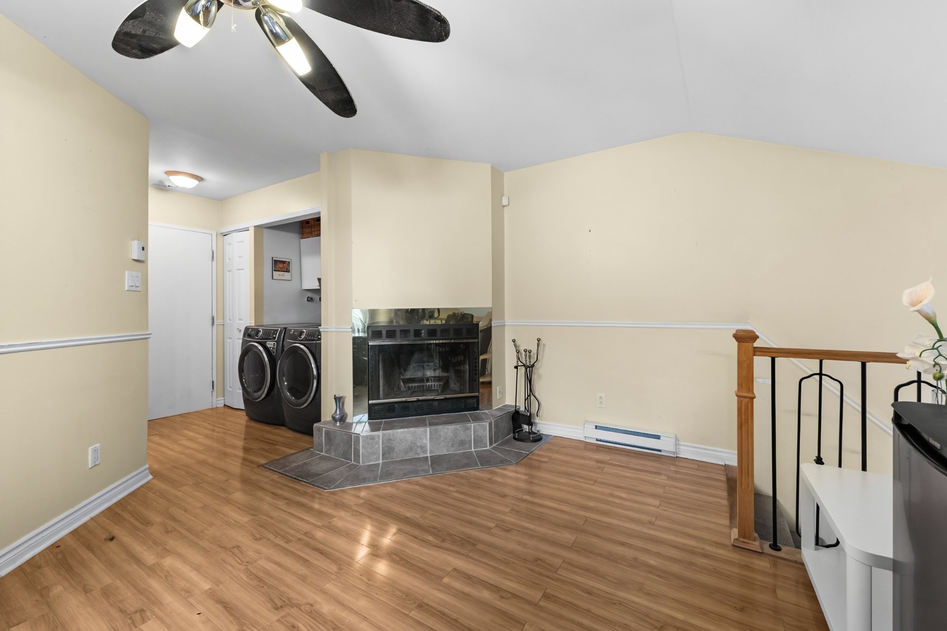 









1838


Av. Victoria

, 209,
Longueuil (Greenfield Park),




QC
J4V1M5

