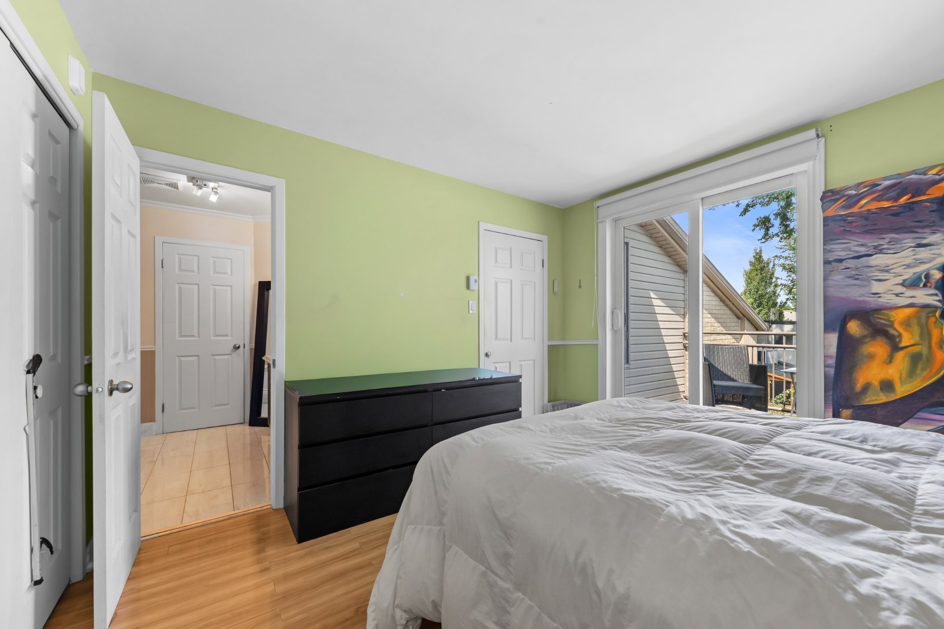 









1838


Av. Victoria

, 209,
Longueuil (Greenfield Park),




QC
J4V1M5


