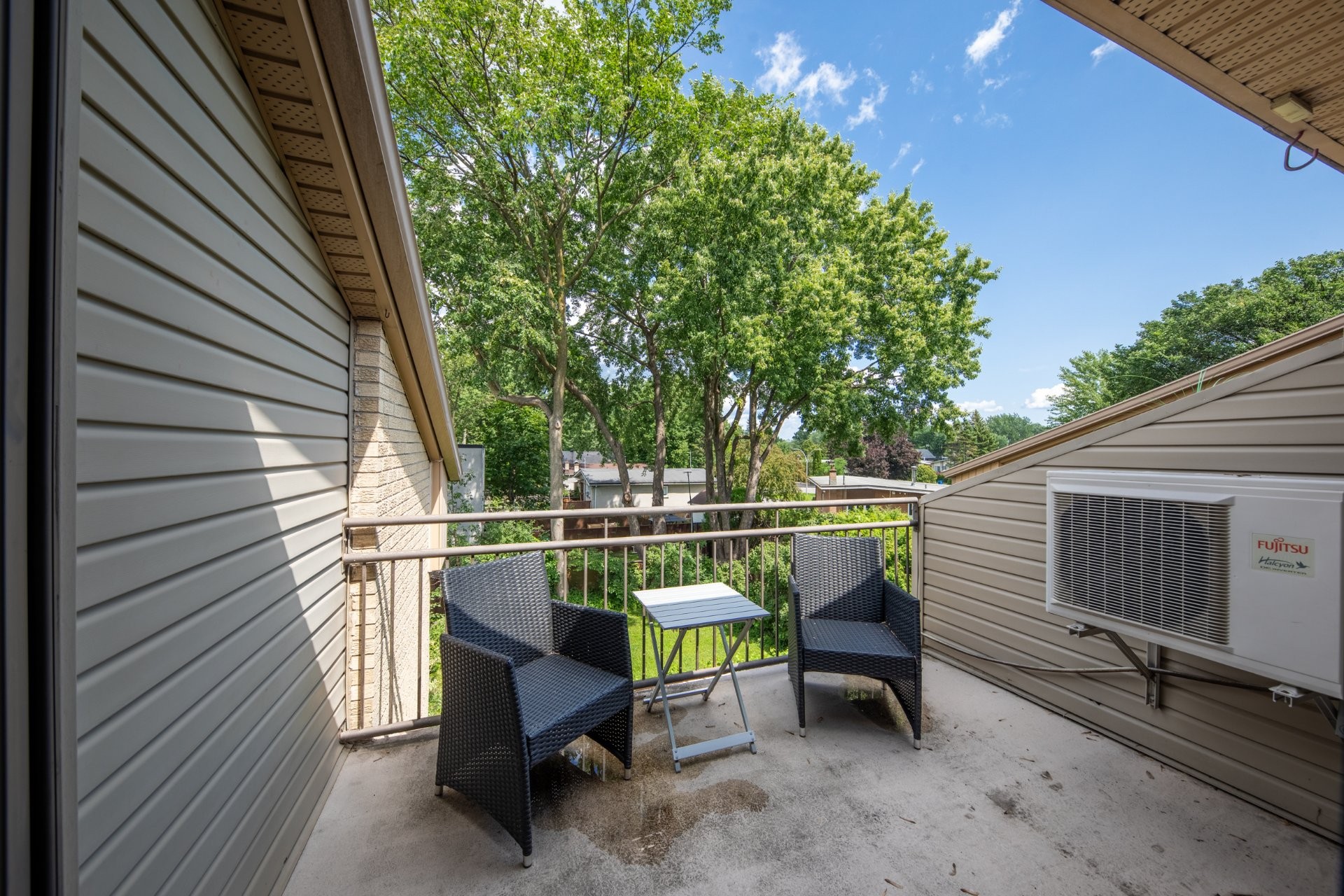 









1838


Av. Victoria

, 209,
Longueuil (Greenfield Park),




QC
J4V1M5


