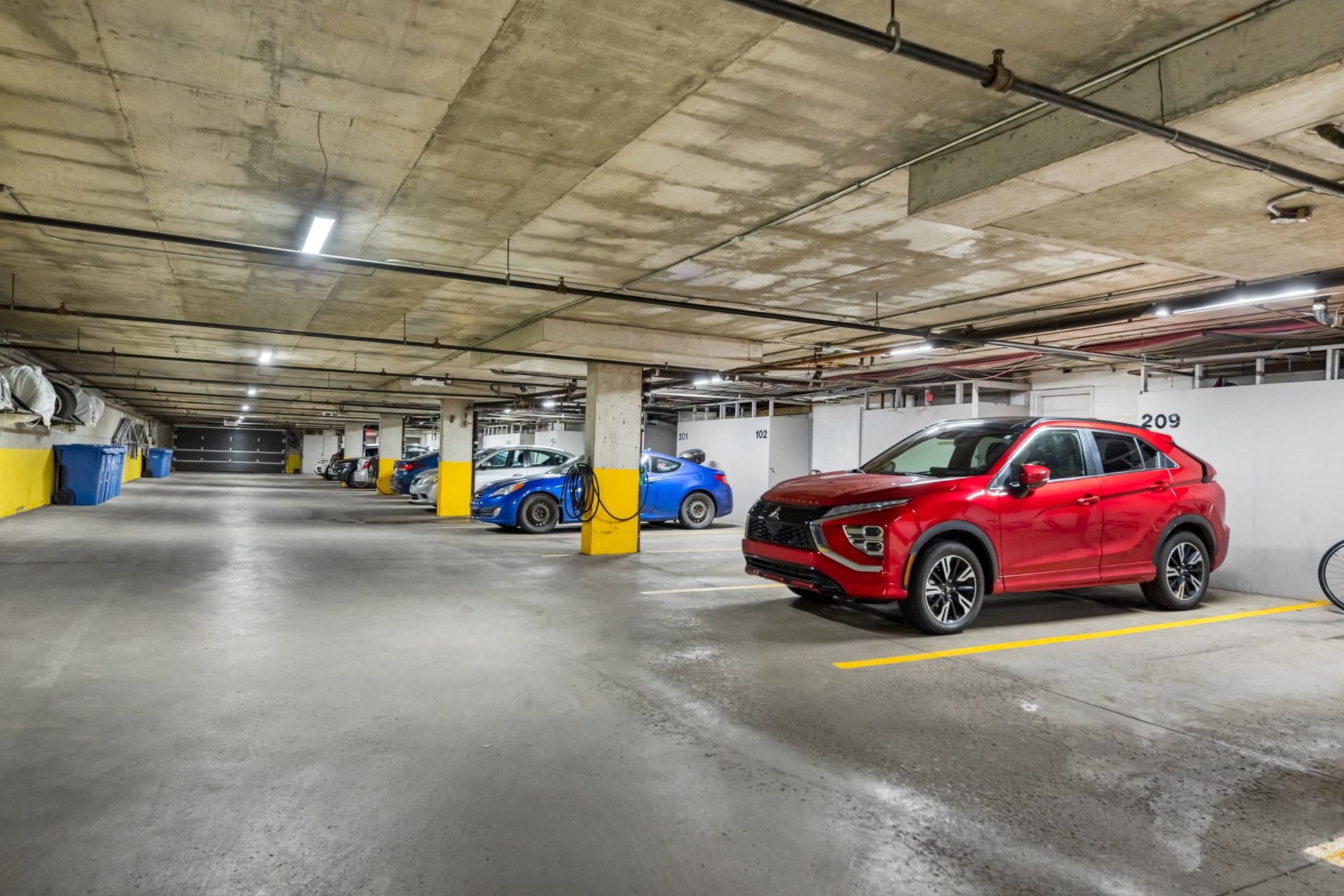 









1838


Av. Victoria

, 209,
Longueuil (Greenfield Park),




QC
J4V1M5

