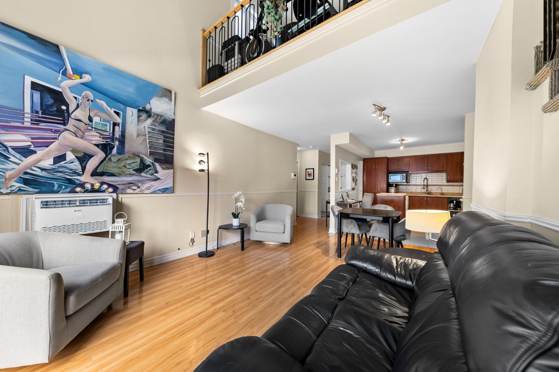 









1838


Av. Victoria

, 209,
Longueuil (Greenfield Park),




QC
J4V1M5


