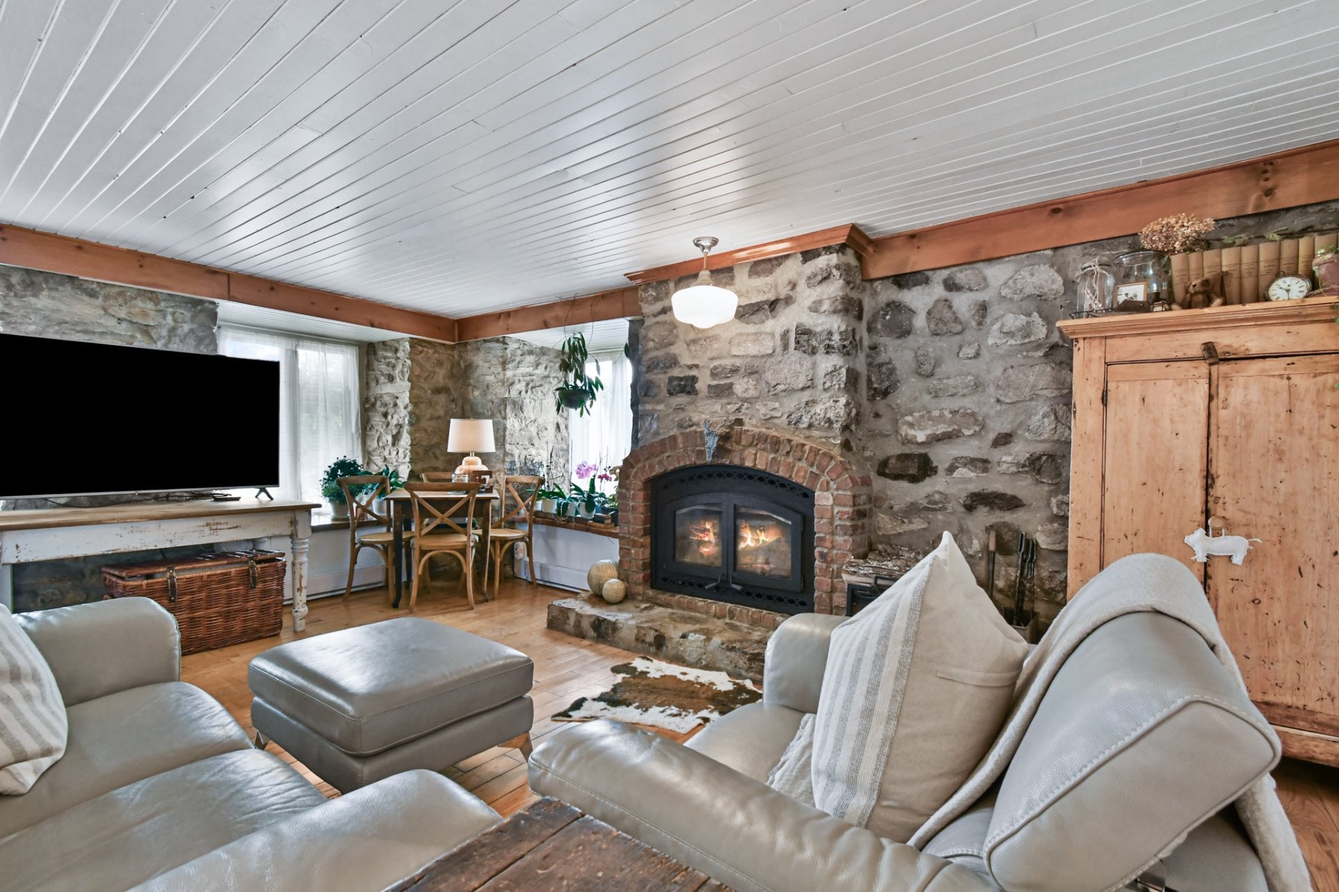 









647


Boul. Lacombe

,
Repentigny (Le Gardeur),




QC
J5Z2P7

