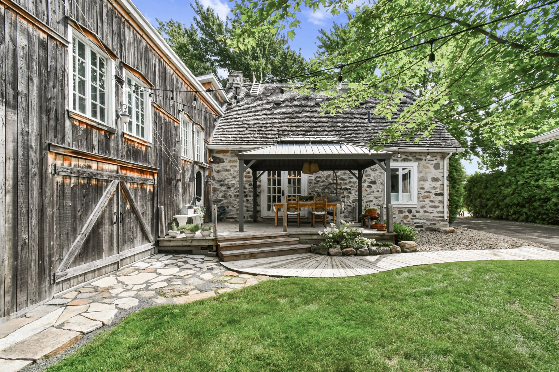 









647


Boul. Lacombe

,
Repentigny (Le Gardeur),




QC
J5Z2P7

