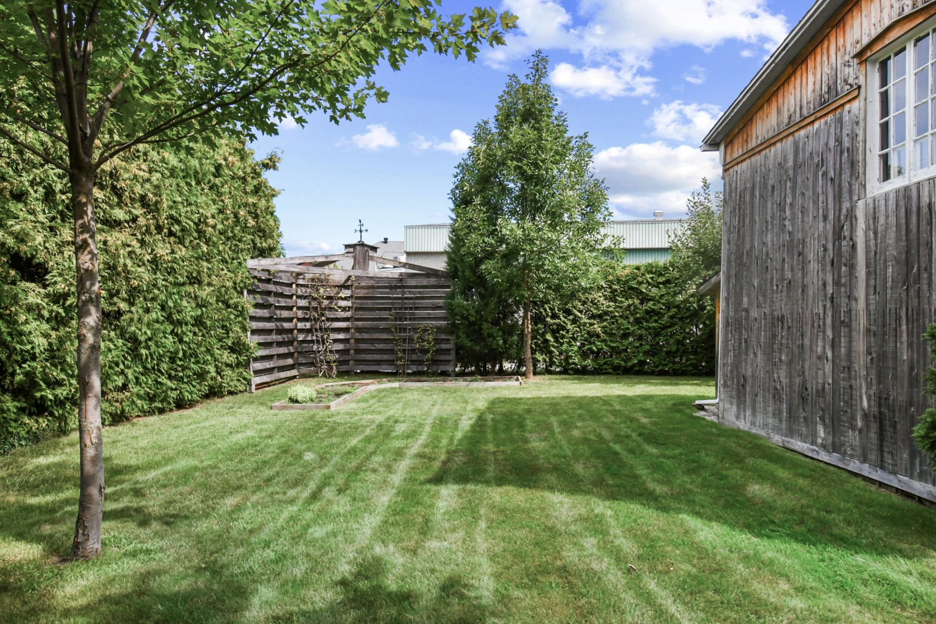 









647


Boul. Lacombe

,
Repentigny (Le Gardeur),




QC
J5Z2P7

