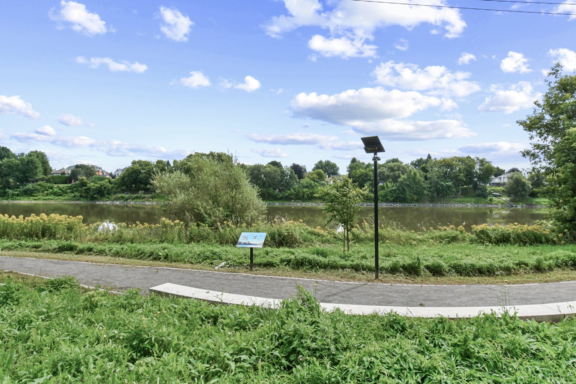 









647


Boul. Lacombe

,
Repentigny (Le Gardeur),




QC
J5Z2P7

