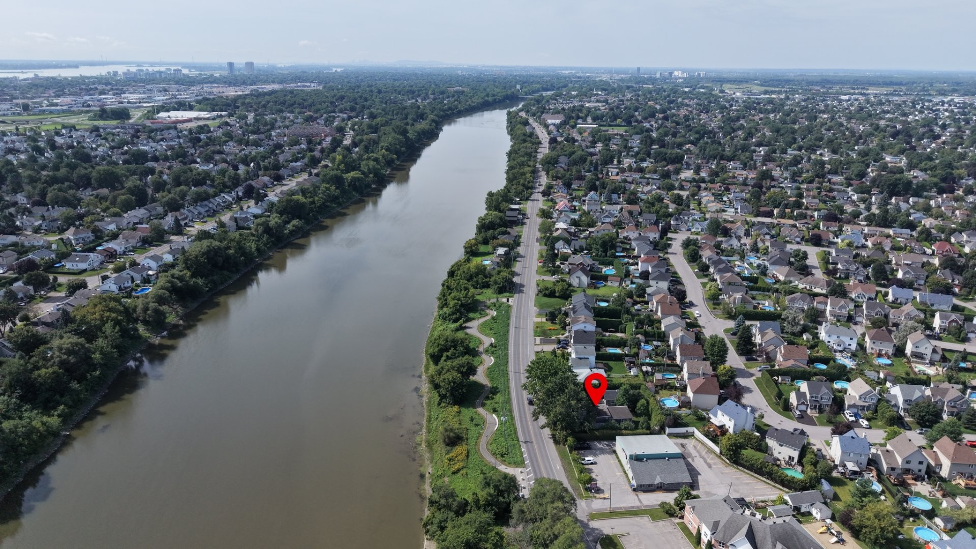 









647


Boul. Lacombe

,
Repentigny (Le Gardeur),




QC
J5Z2P7

