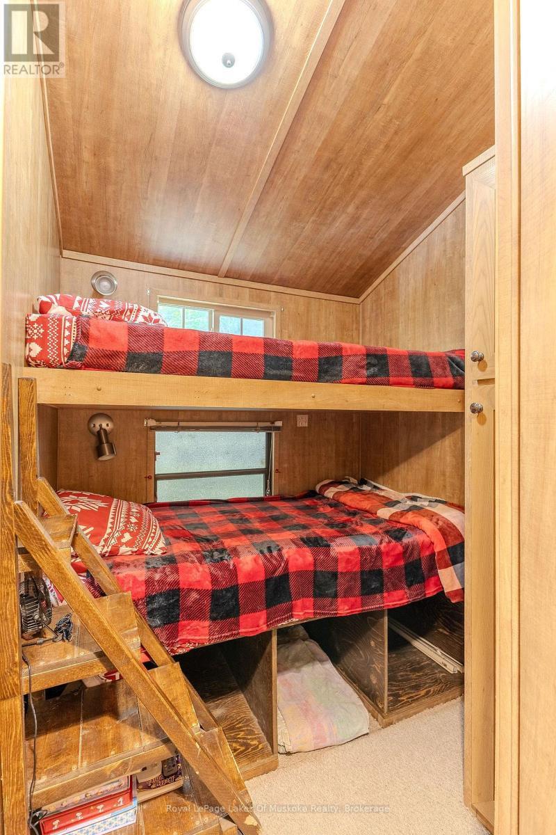 












88 RYE ROAD

,
Parry Sound Remote Area (Lount),




Ontario
P0A1X0

