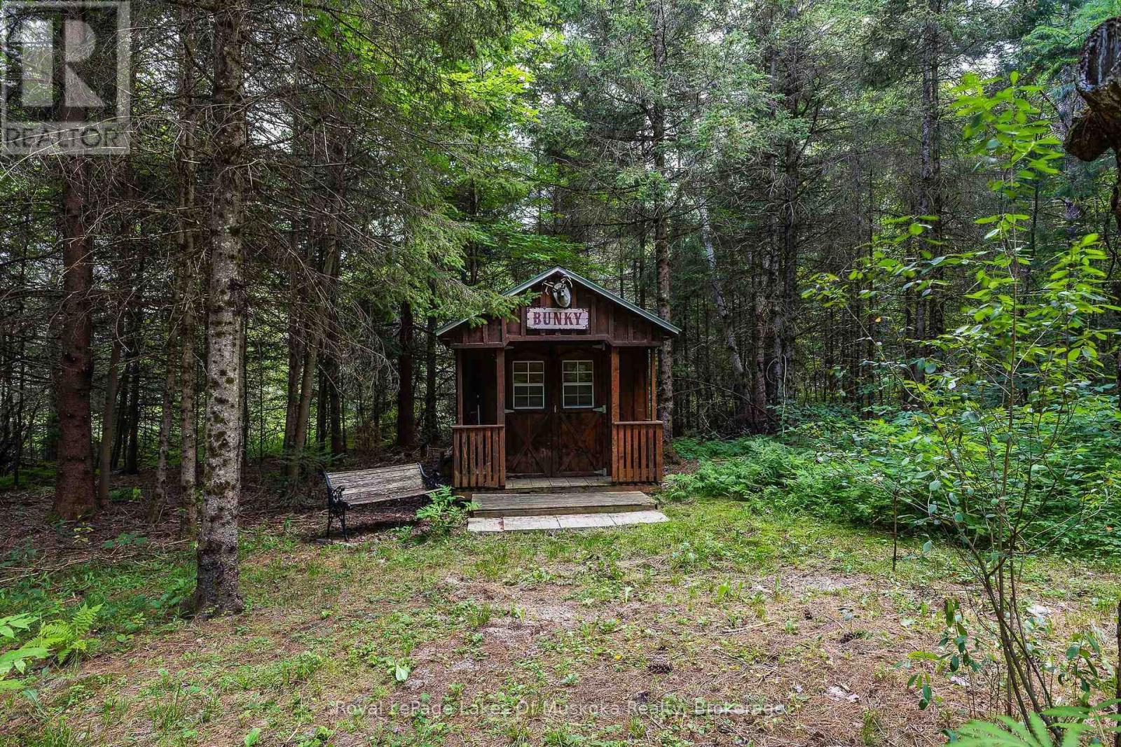 












88 RYE ROAD

,
Parry Sound Remote Area (Lount),




Ontario
P0A1X0


