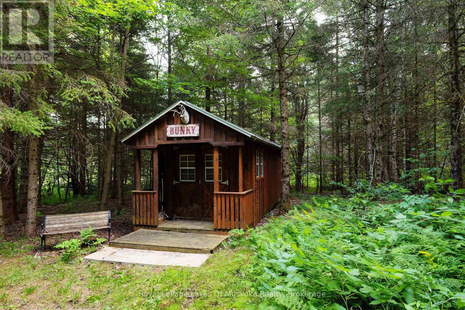 












88 RYE ROAD

,
Parry Sound Remote Area (Lount),




Ontario
P0A1X0

