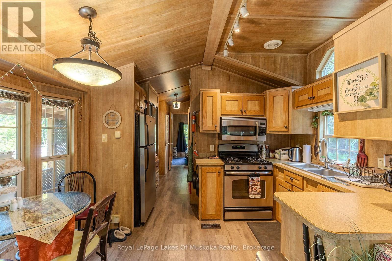 












88 RYE ROAD

,
Parry Sound Remote Area (Lount),




Ontario
P0A1X0

