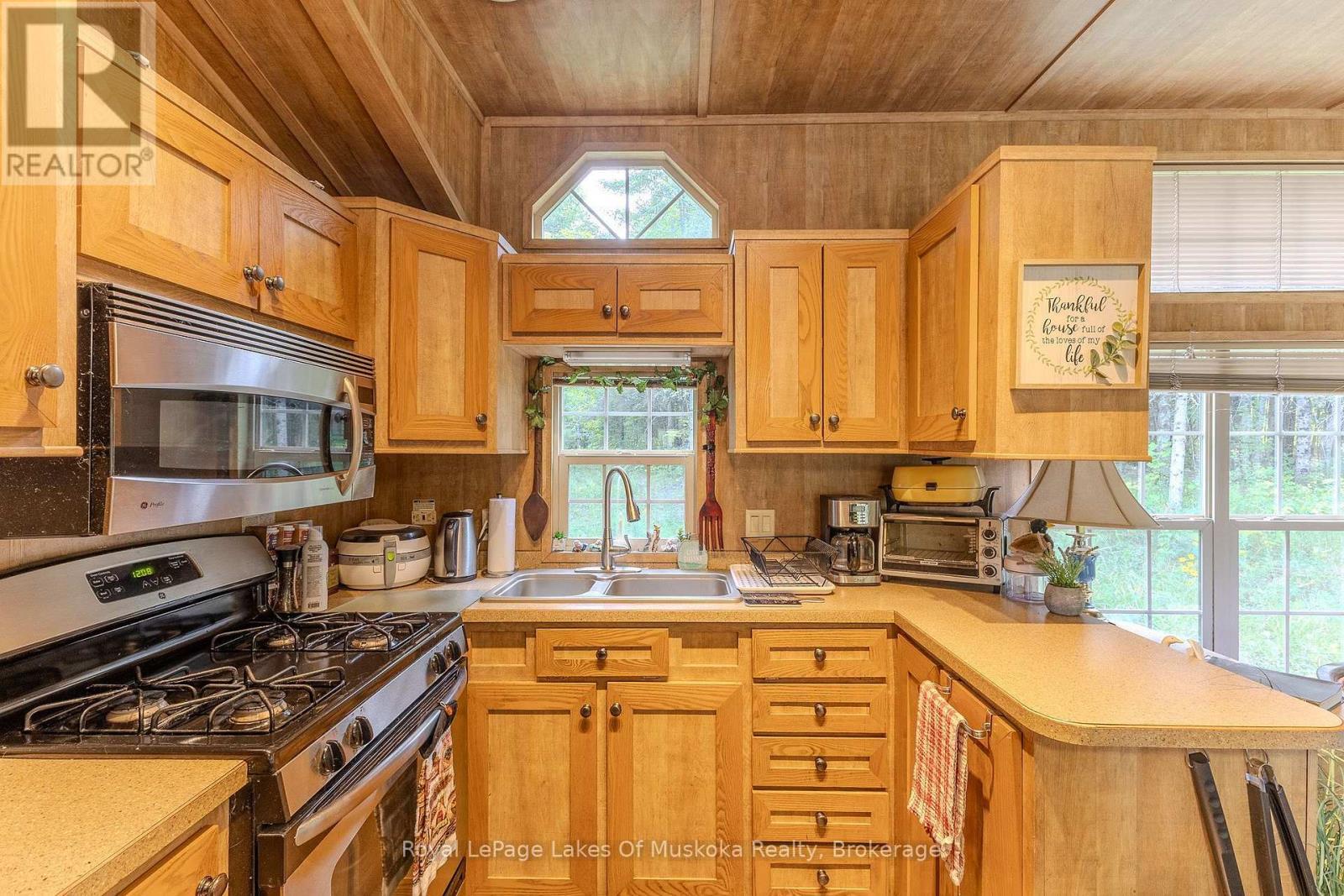












88 RYE ROAD

,
Parry Sound Remote Area (Lount),




Ontario
P0A1X0

