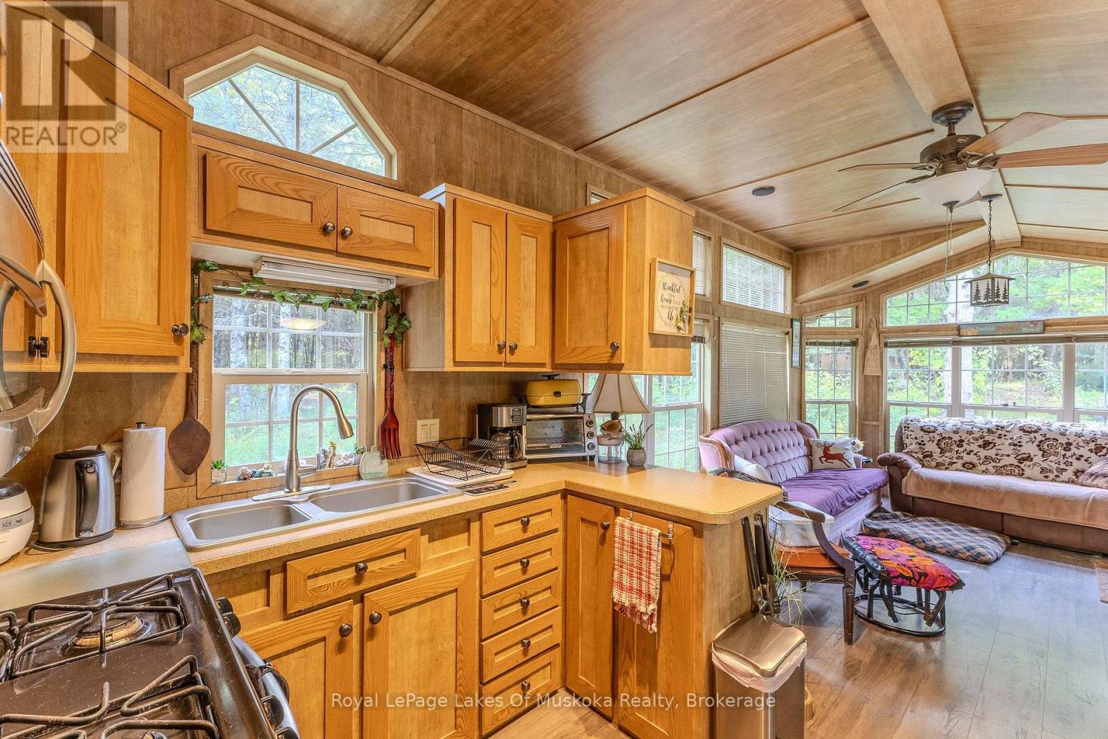 












88 RYE ROAD

,
Parry Sound Remote Area (Lount),




Ontario
P0A1X0

