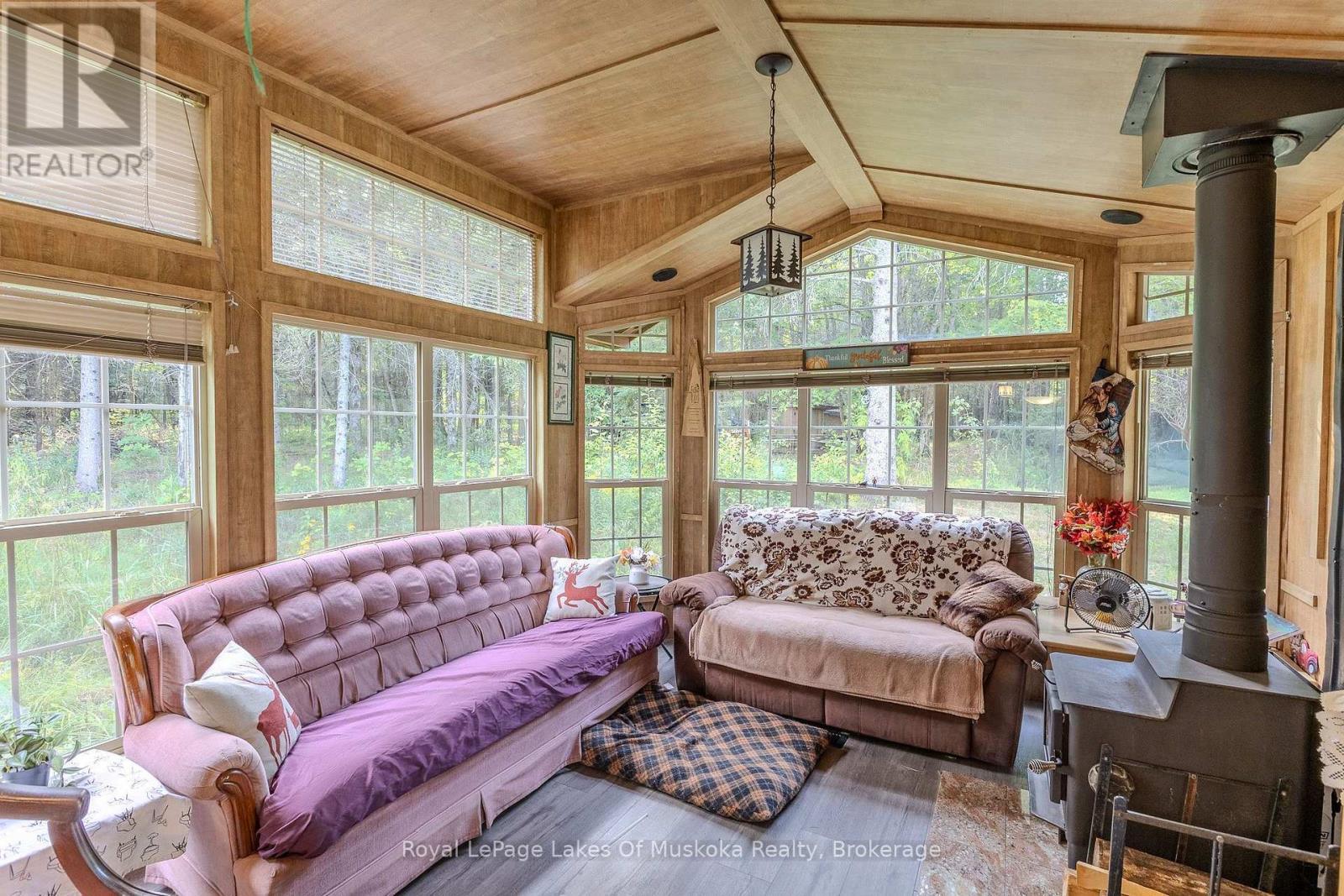 












88 RYE ROAD

,
Parry Sound Remote Area (Lount),




Ontario
P0A1X0

