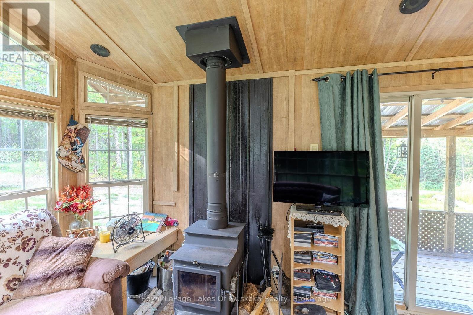 












88 RYE ROAD

,
Parry Sound Remote Area (Lount),




Ontario
P0A1X0


