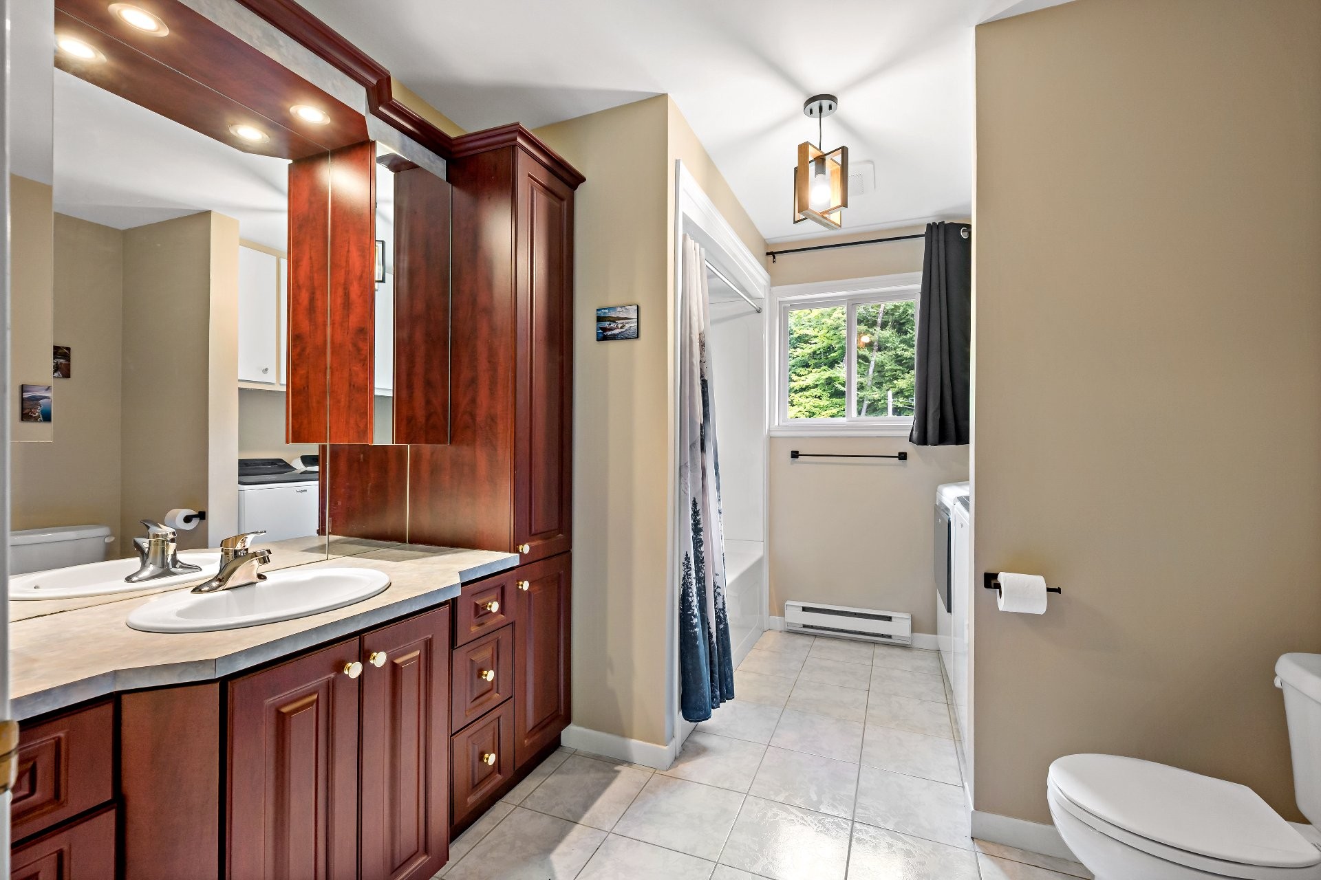 









301


Mtée Desjardins

,
Lac-Supérieur,




QC
J0T1J0

