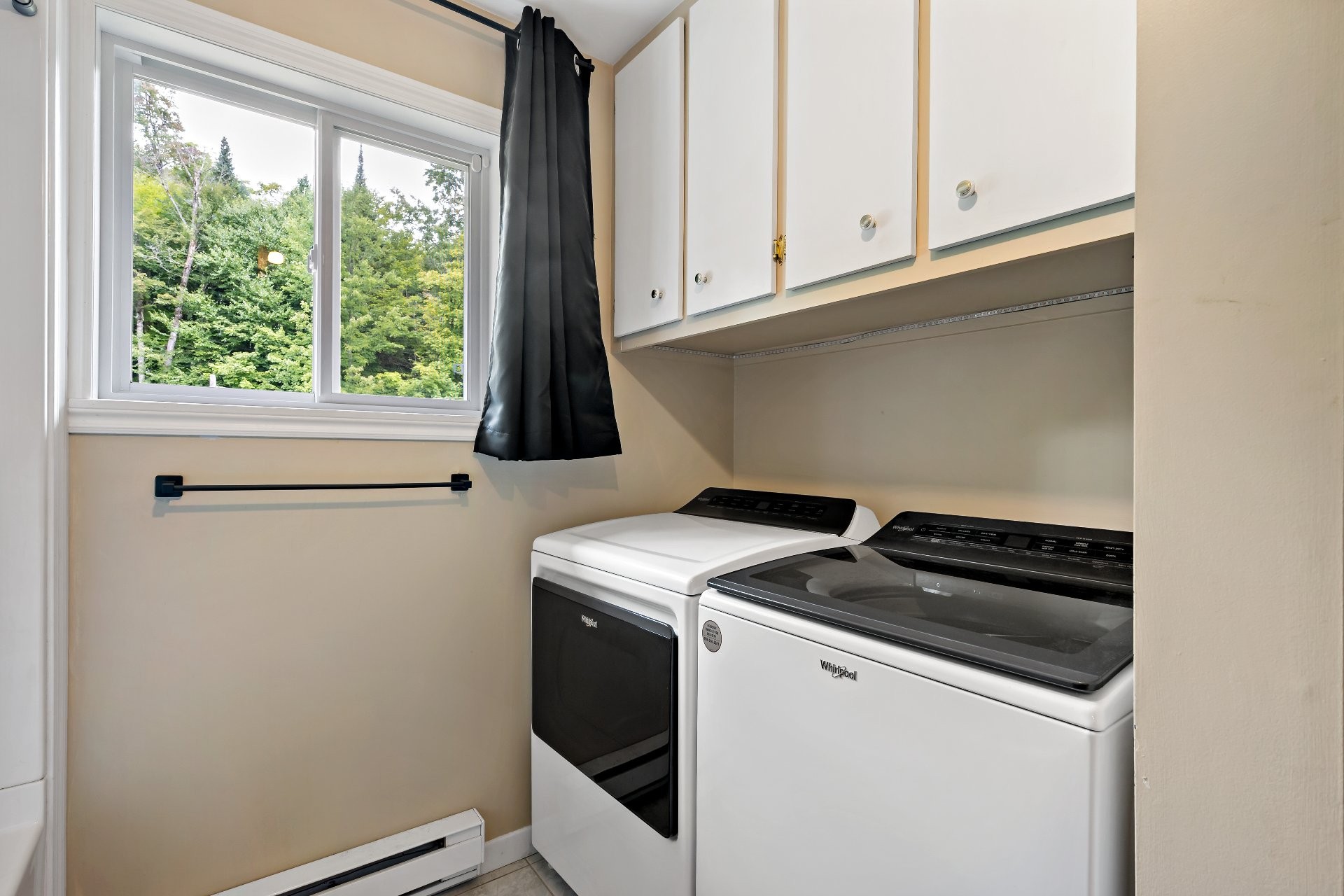 









301


Mtée Desjardins

,
Lac-Supérieur,




QC
J0T1J0

