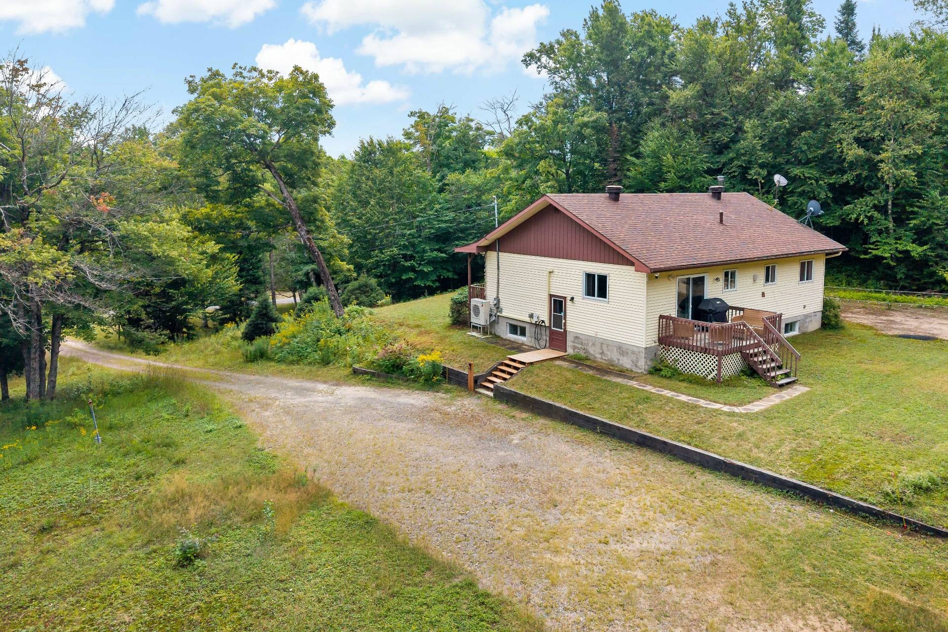 









301


Mtée Desjardins

,
Lac-Supérieur,




QC
J0T1J0

