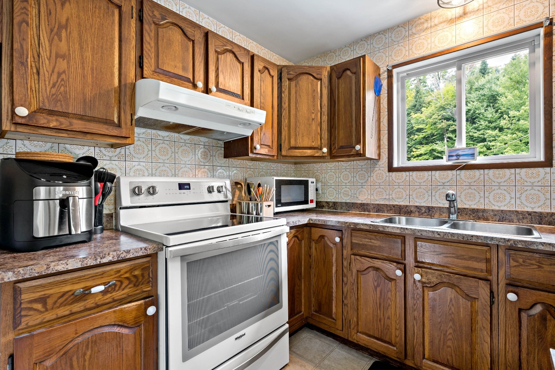 









301


Mtée Desjardins

,
Lac-Supérieur,




QC
J0T1J0

