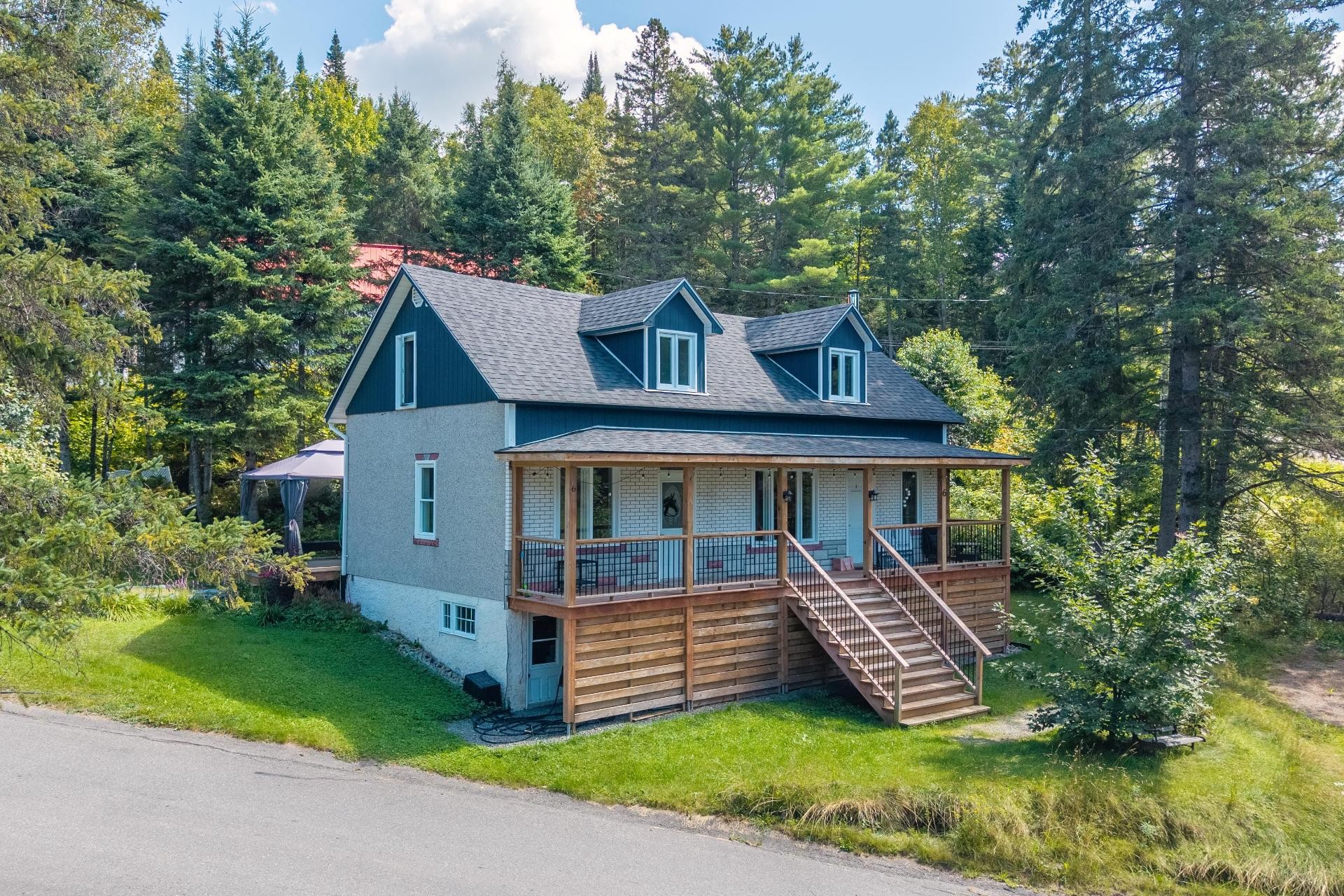 









6


Rue Airville N.

,
Mont-Blanc,




QC
J0T2G0

