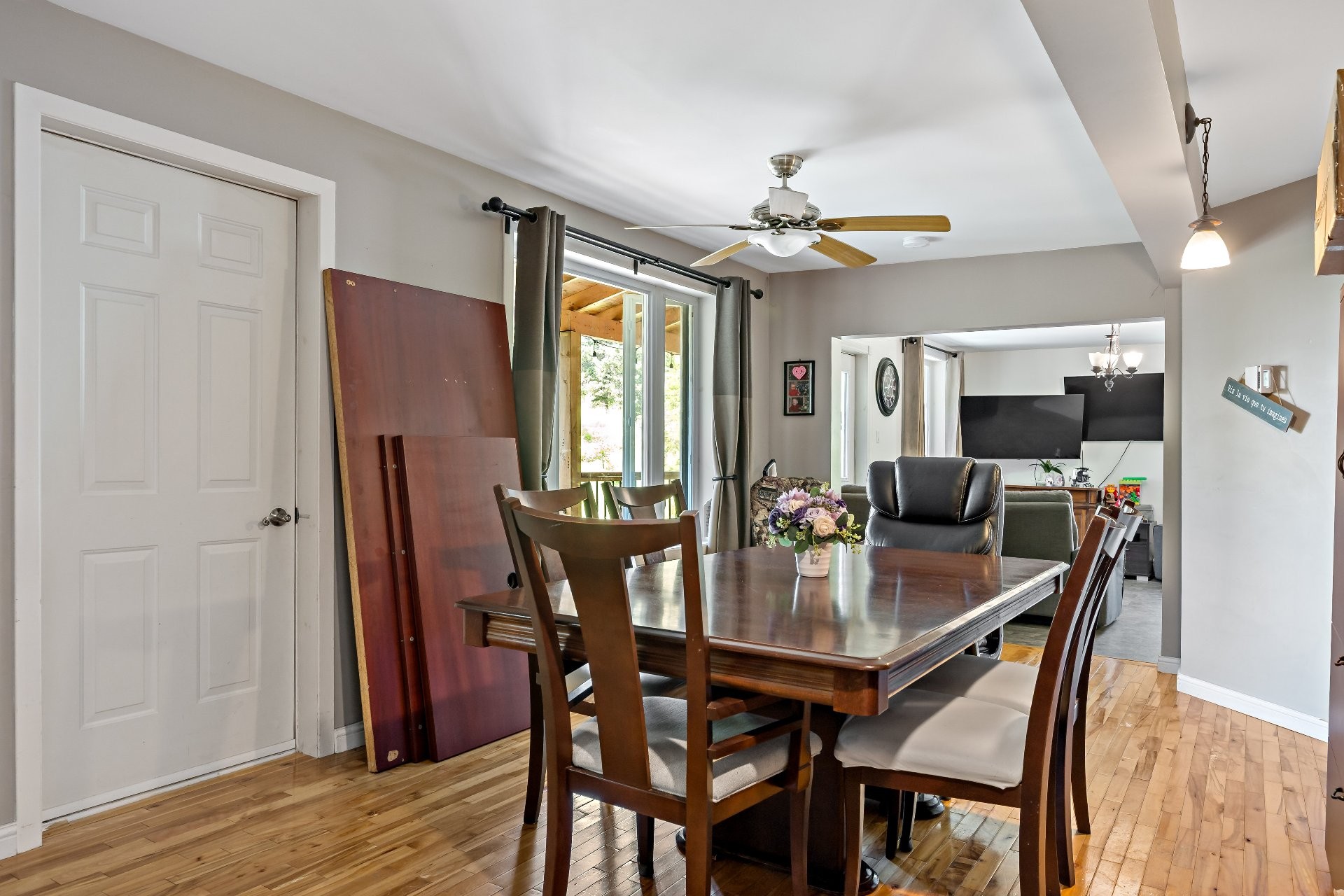 









6


Rue Airville N.

,
Mont-Blanc,




QC
J0T2G0

