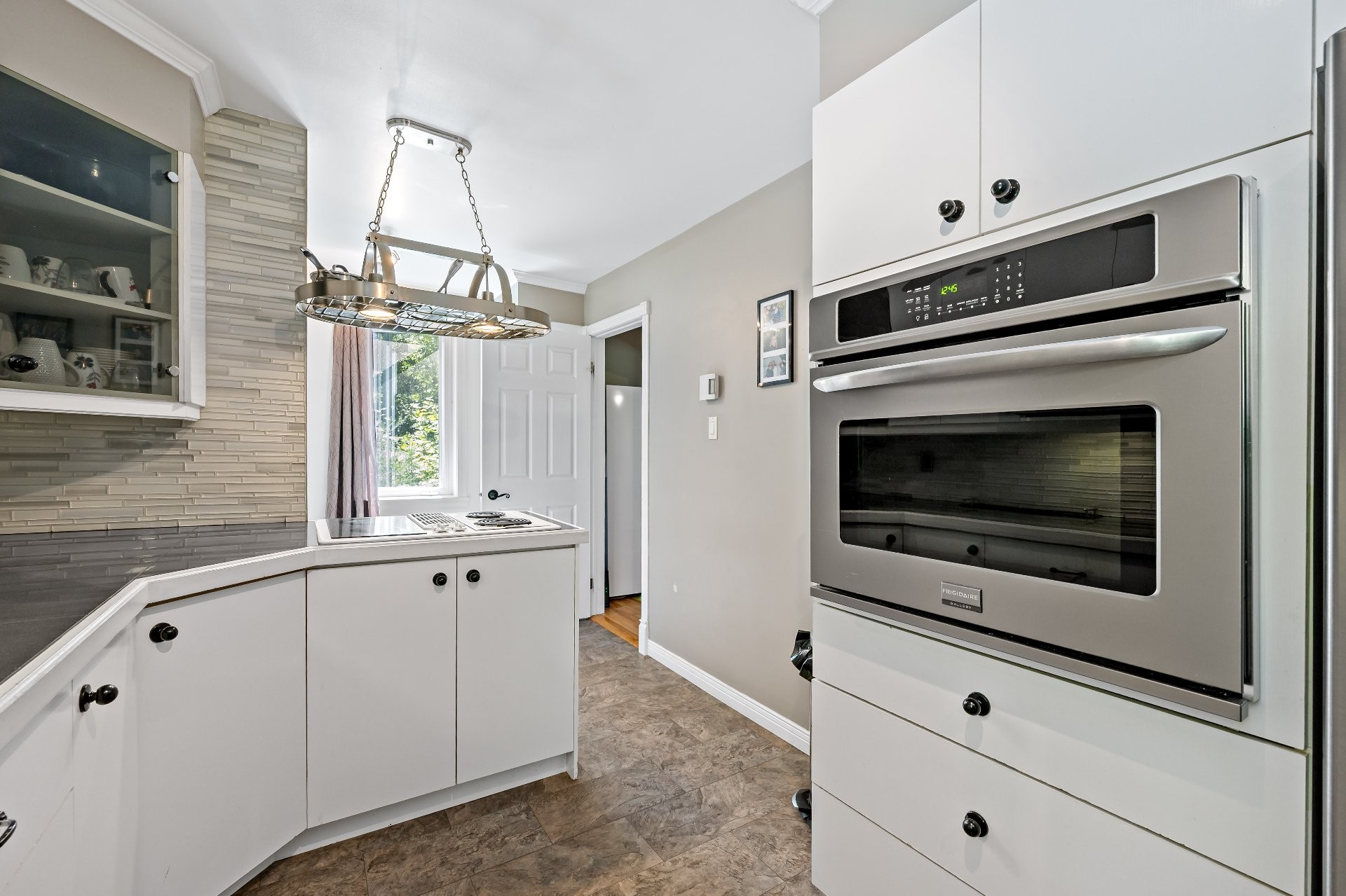 









6


Rue Airville N.

,
Mont-Blanc,




QC
J0T2G0

