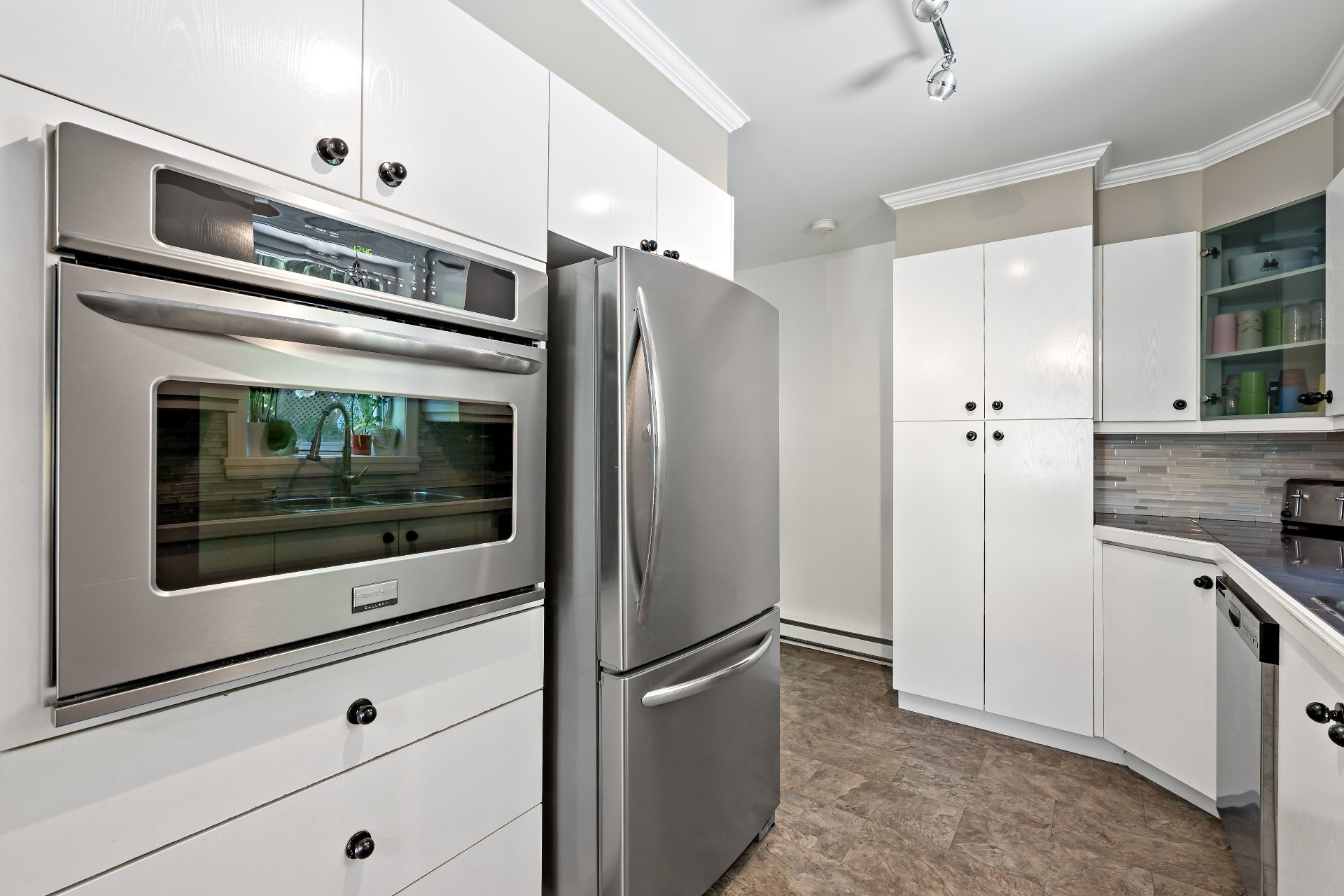 









6


Rue Airville N.

,
Mont-Blanc,




QC
J0T2G0

