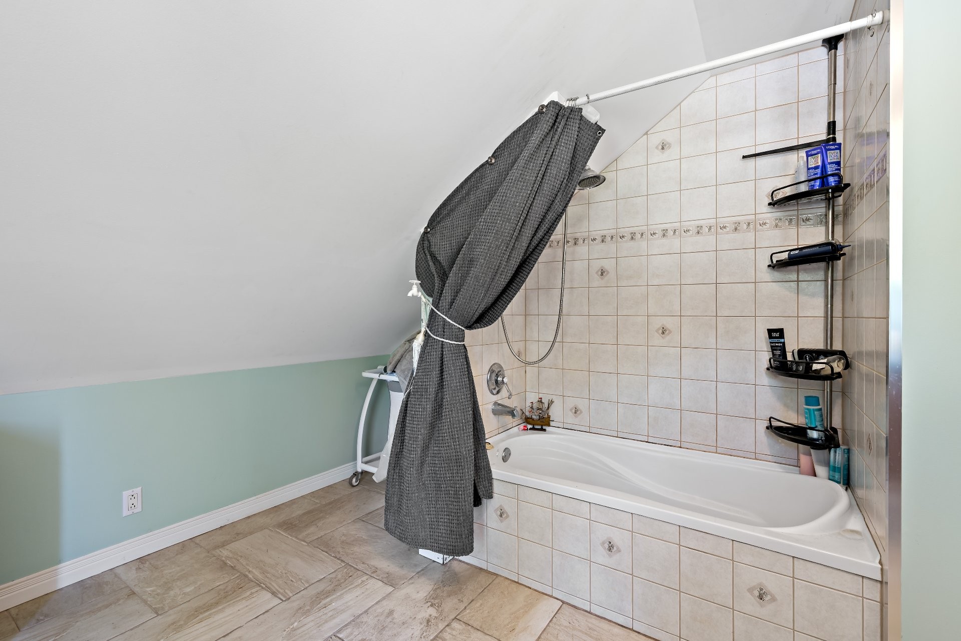 









6


Rue Airville N.

,
Mont-Blanc,




QC
J0T2G0

