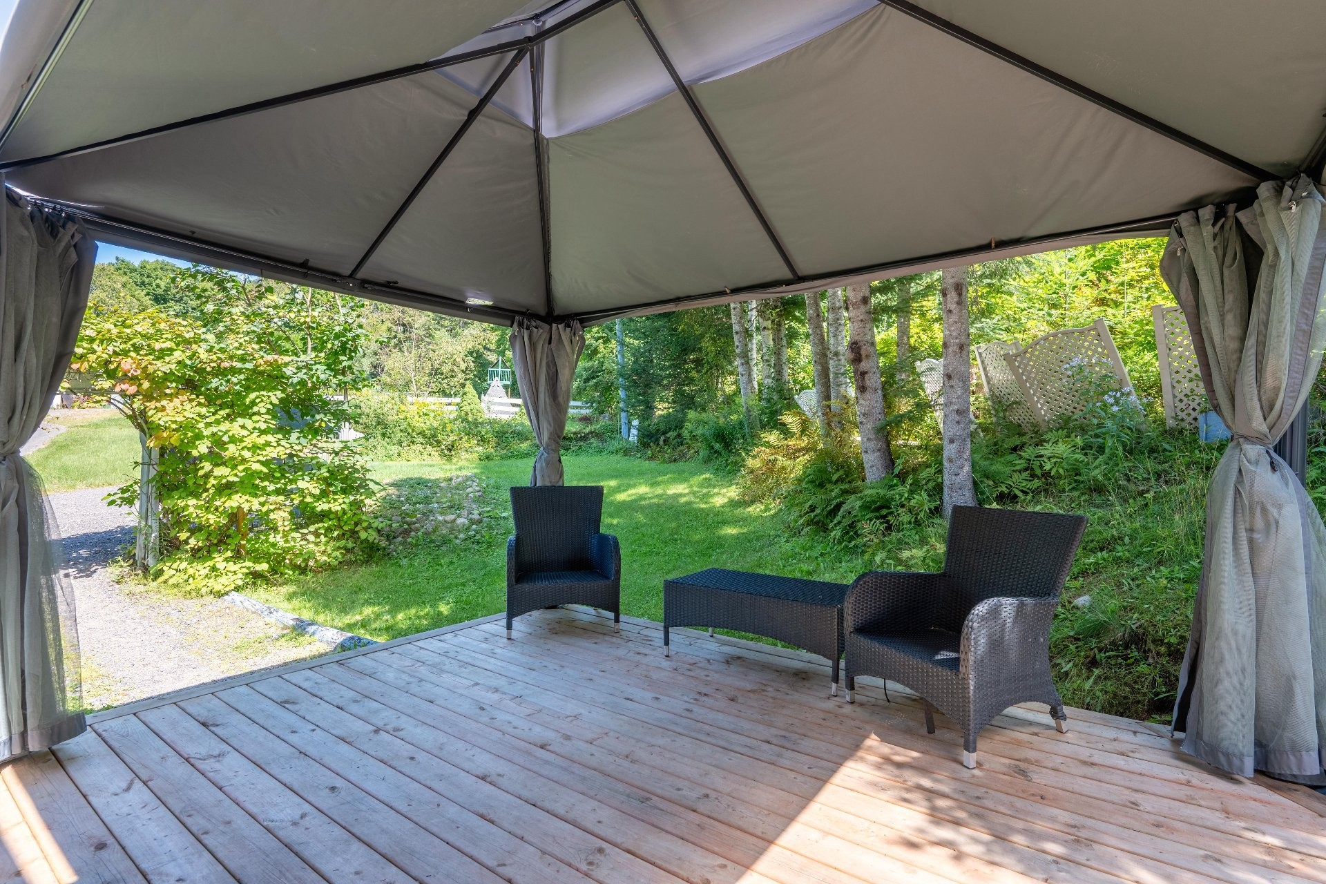 









6


Rue Airville N.

,
Mont-Blanc,




QC
J0T2G0

