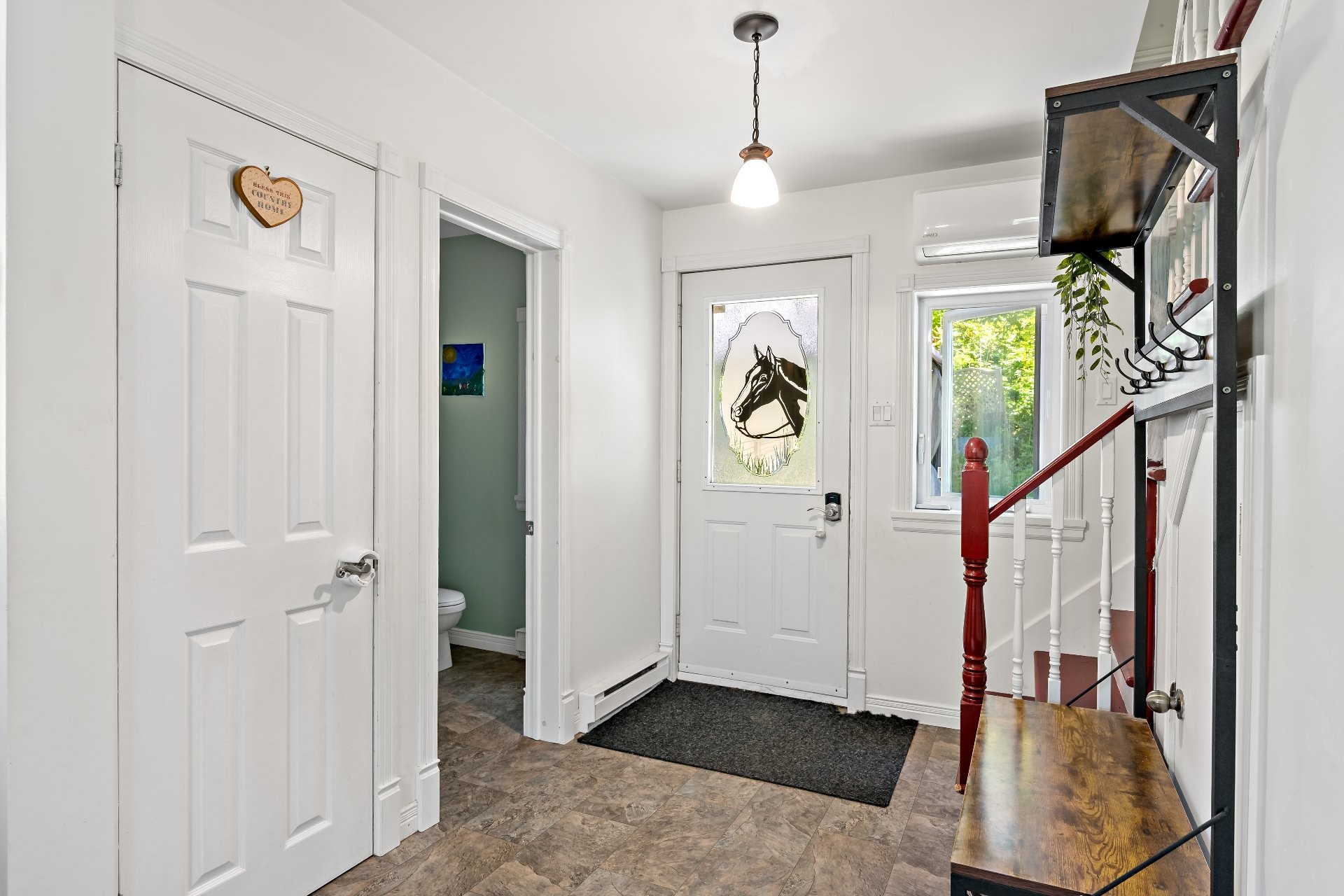 









6


Rue Airville N.

,
Mont-Blanc,




QC
J0T2G0

