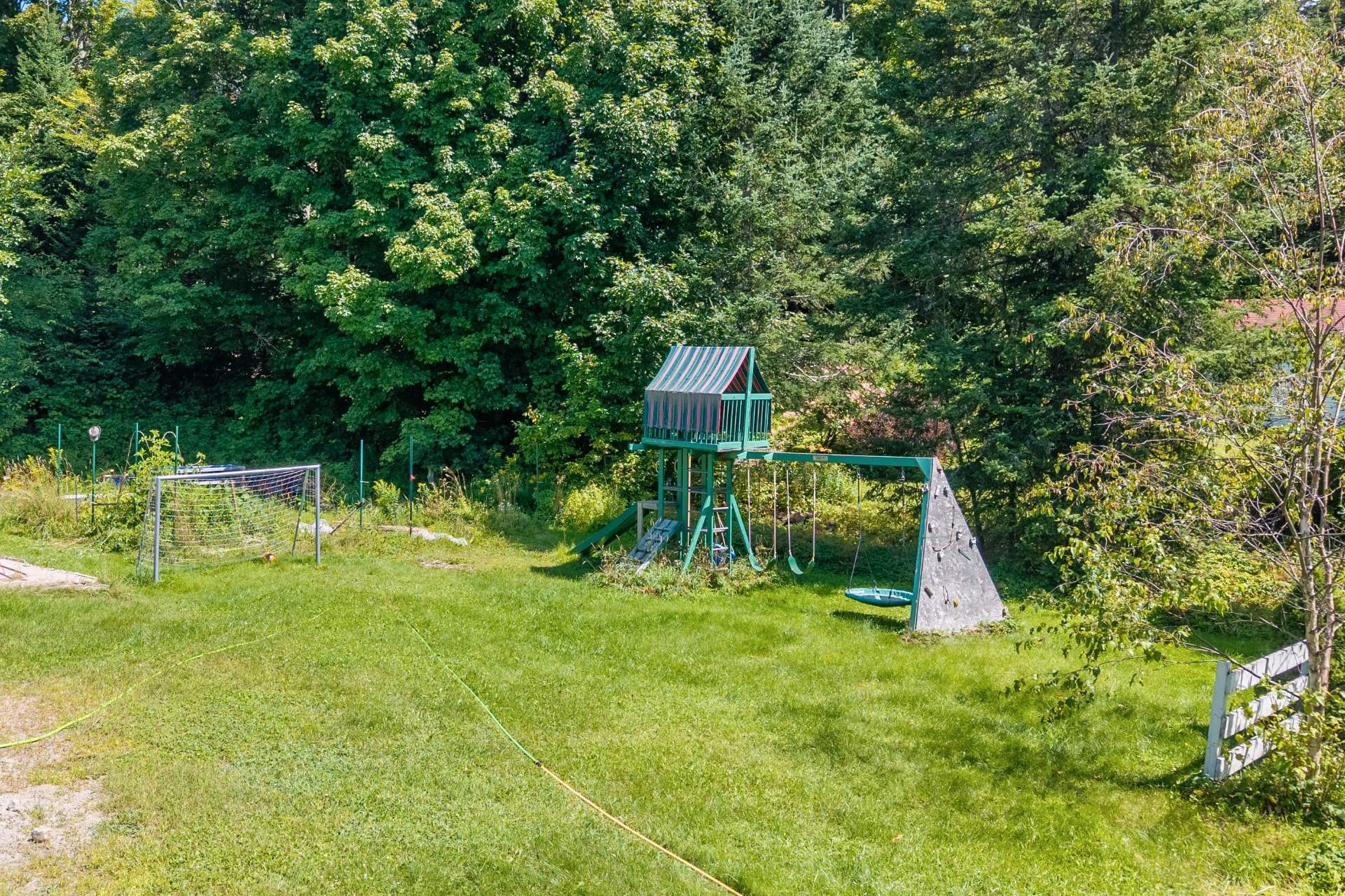 









6


Rue Airville N.

,
Mont-Blanc,




QC
J0T2G0

