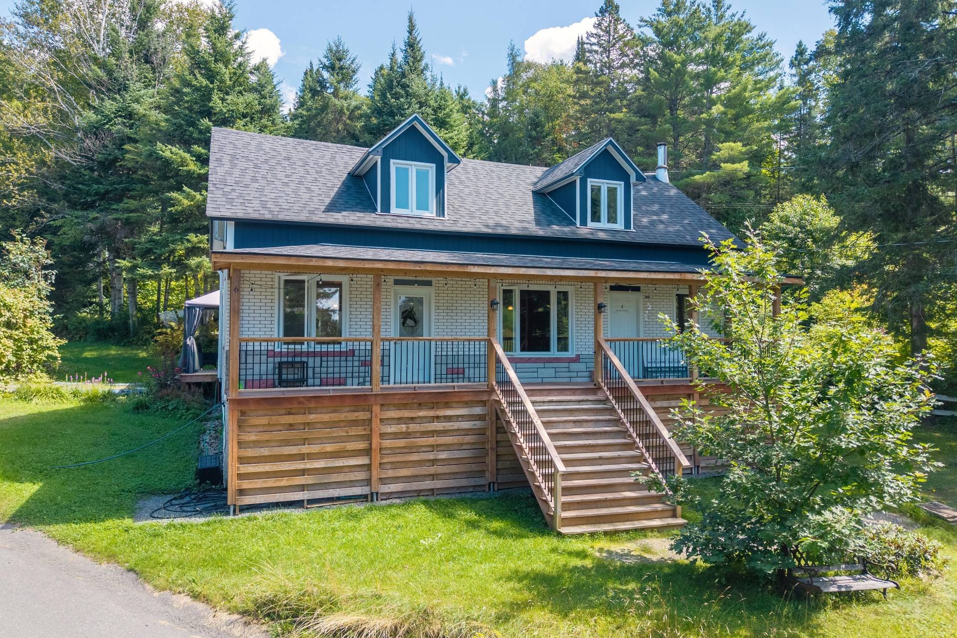 









6


Rue Airville N.

,
Mont-Blanc,




QC
J0T2G0

