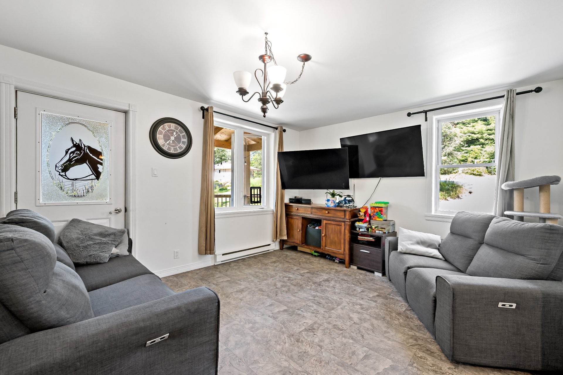 









6


Rue Airville N.

,
Mont-Blanc,




QC
J0T2G0

