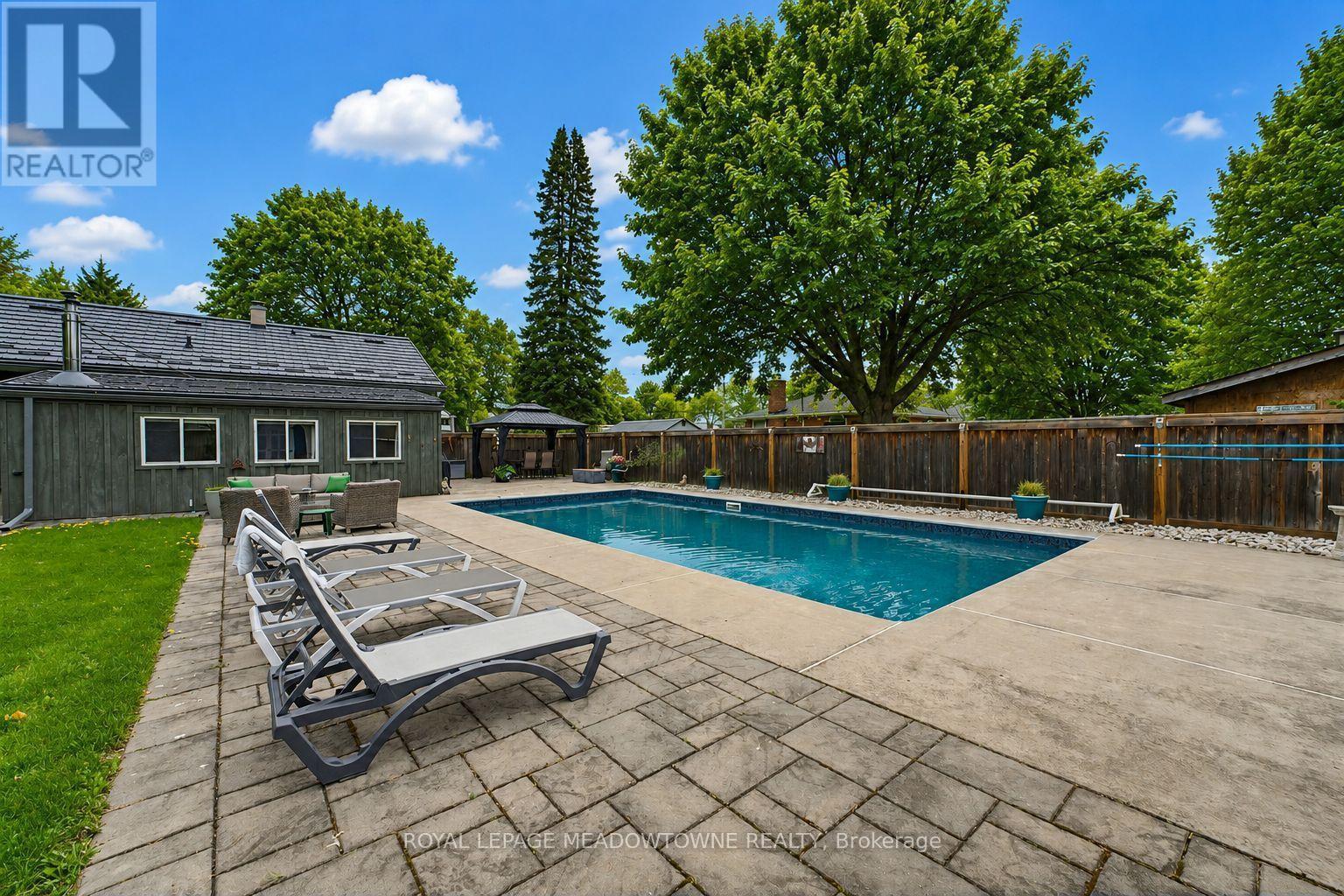 












296 PROGRESTON ROAD

,
Hamilton,




Ontario
L0R1H1

