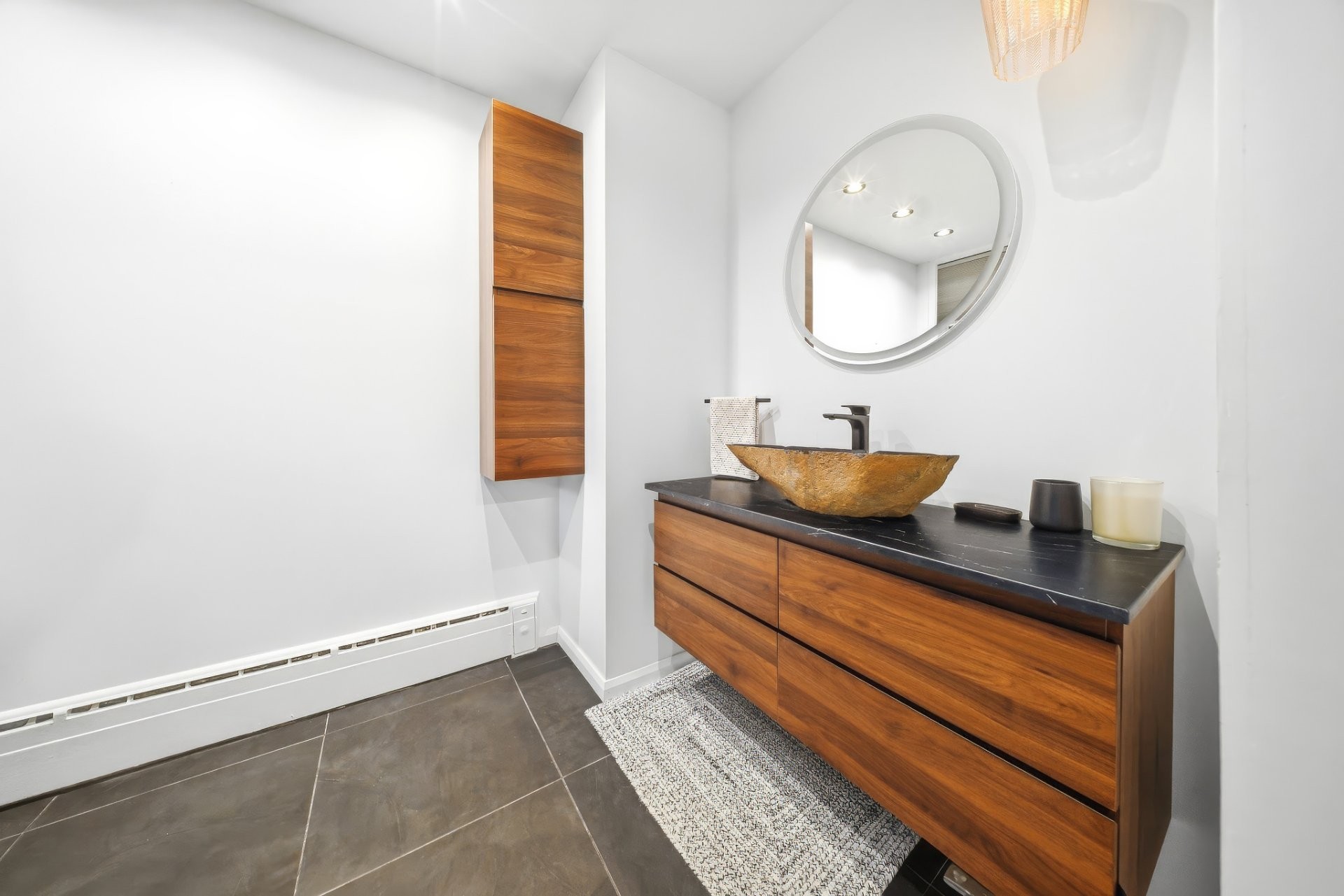 









673

 - 681


Ch. Sydenham

,
Saguenay (Chicoutimi),




QC
G7H2G7

