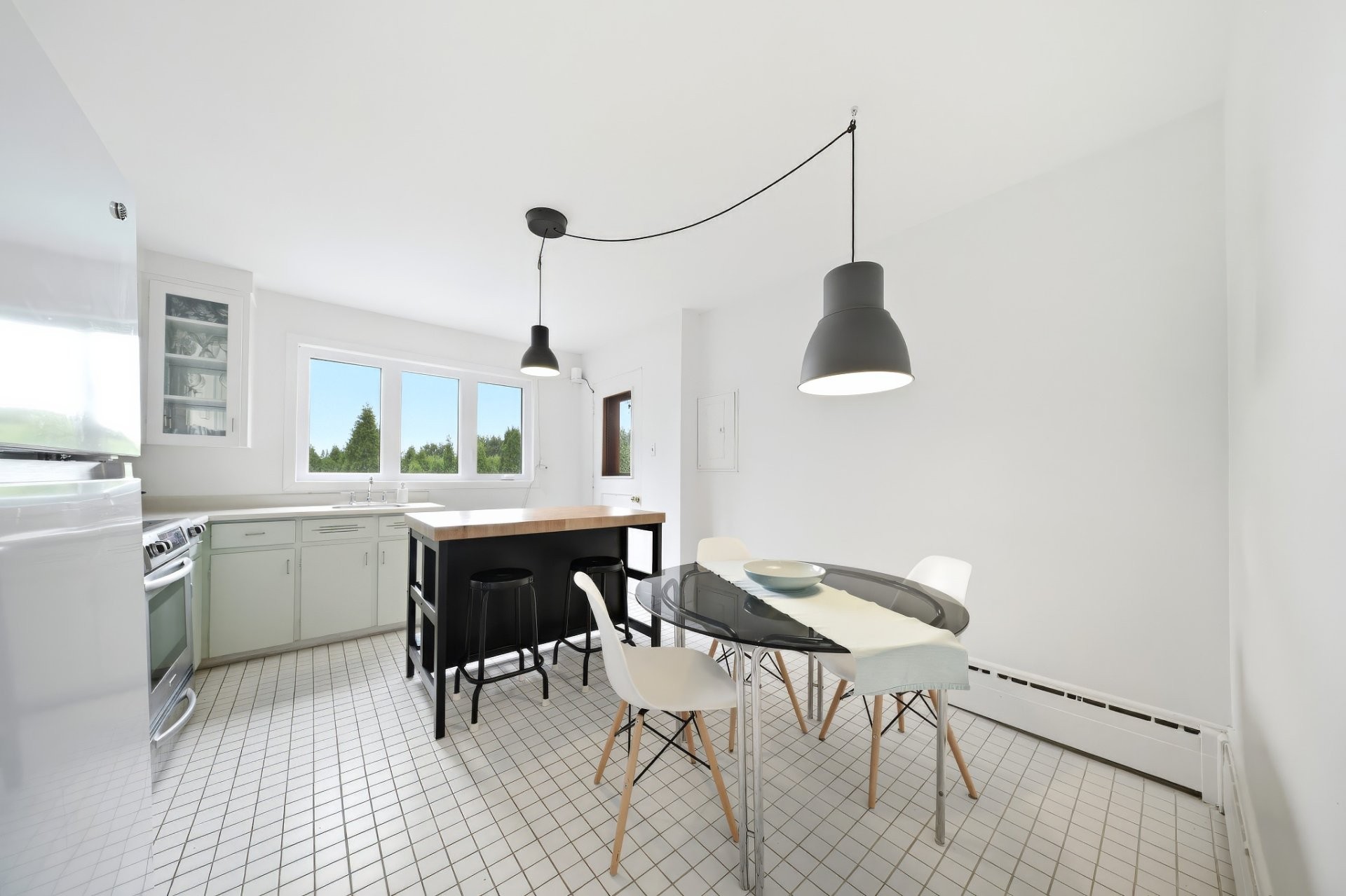 









673

 - 681


Ch. Sydenham

,
Saguenay (Chicoutimi),




QC
G7H2G7

