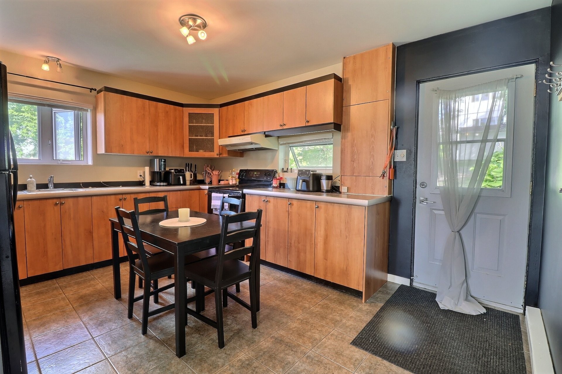 









299

 - 301


Rue Riverin

,
Saguenay (Chicoutimi),




QC
G7H4R9


