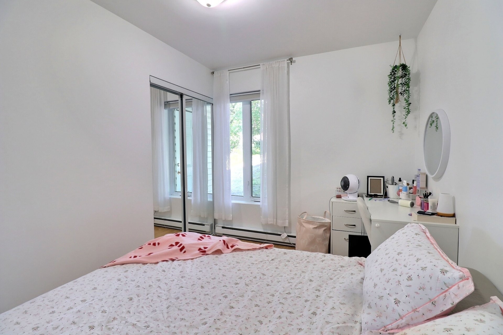 









299

 - 301


Rue Riverin

,
Saguenay (Chicoutimi),




QC
G7H4R9


