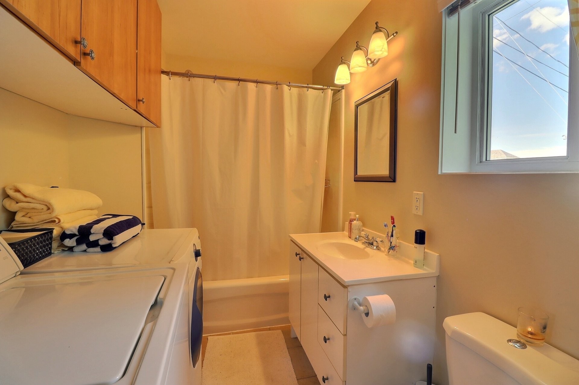 









299

 - 301


Rue Riverin

,
Saguenay (Chicoutimi),




QC
G7H4R9

