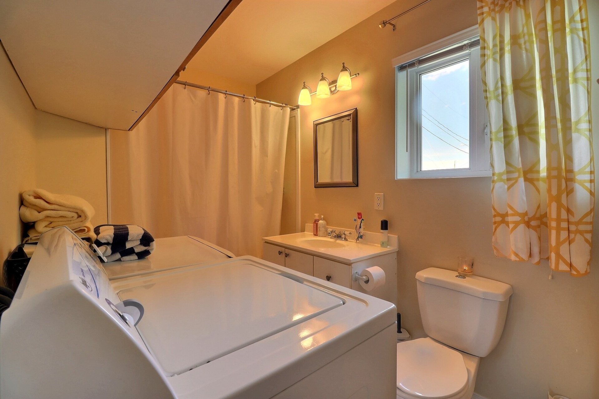 









299

 - 301


Rue Riverin

,
Saguenay (Chicoutimi),




QC
G7H4R9

