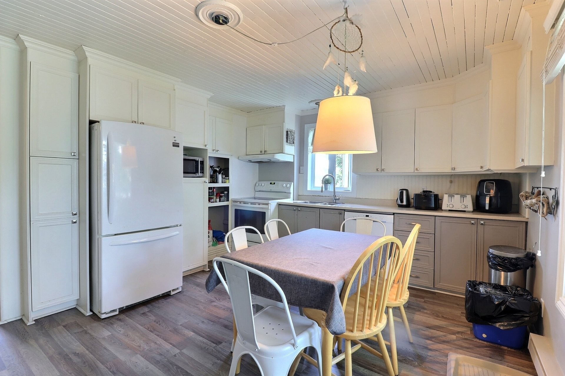 









299

 - 301


Rue Riverin

,
Saguenay (Chicoutimi),




QC
G7H4R9

