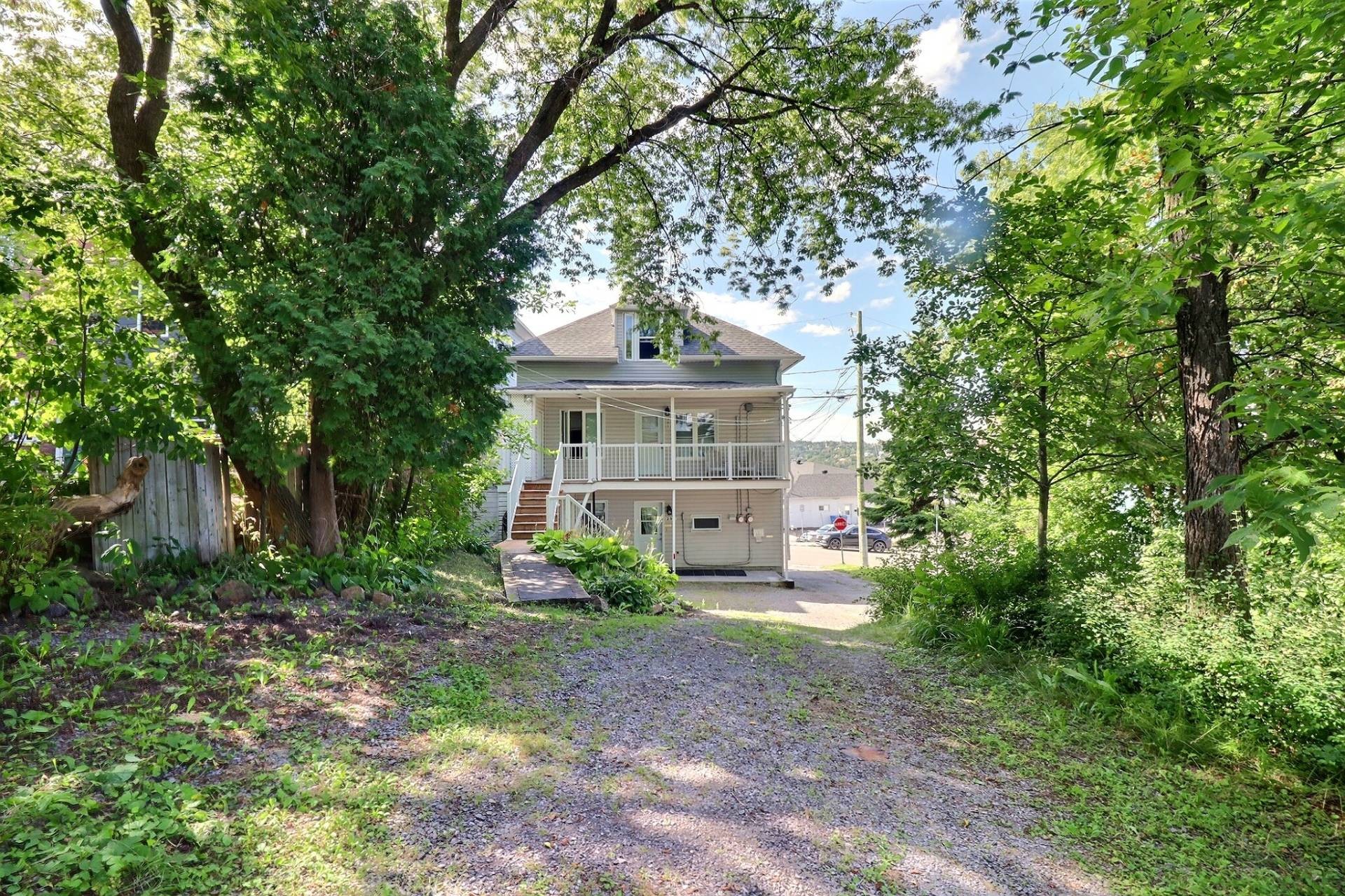 









299

 - 301


Rue Riverin

,
Saguenay (Chicoutimi),




QC
G7H4R9

