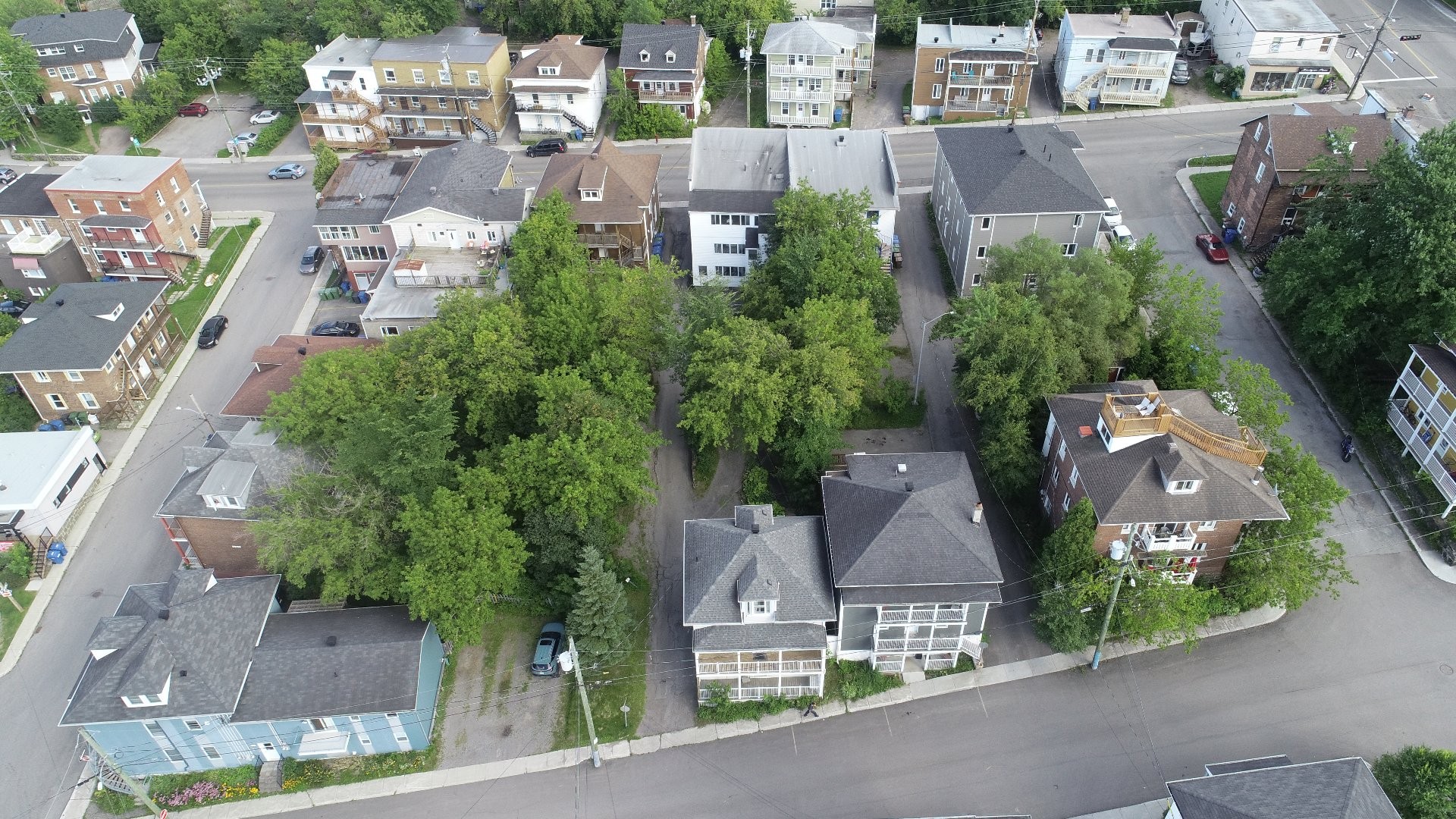 









299

 - 301


Rue Riverin

,
Saguenay (Chicoutimi),




QC
G7H4R9

