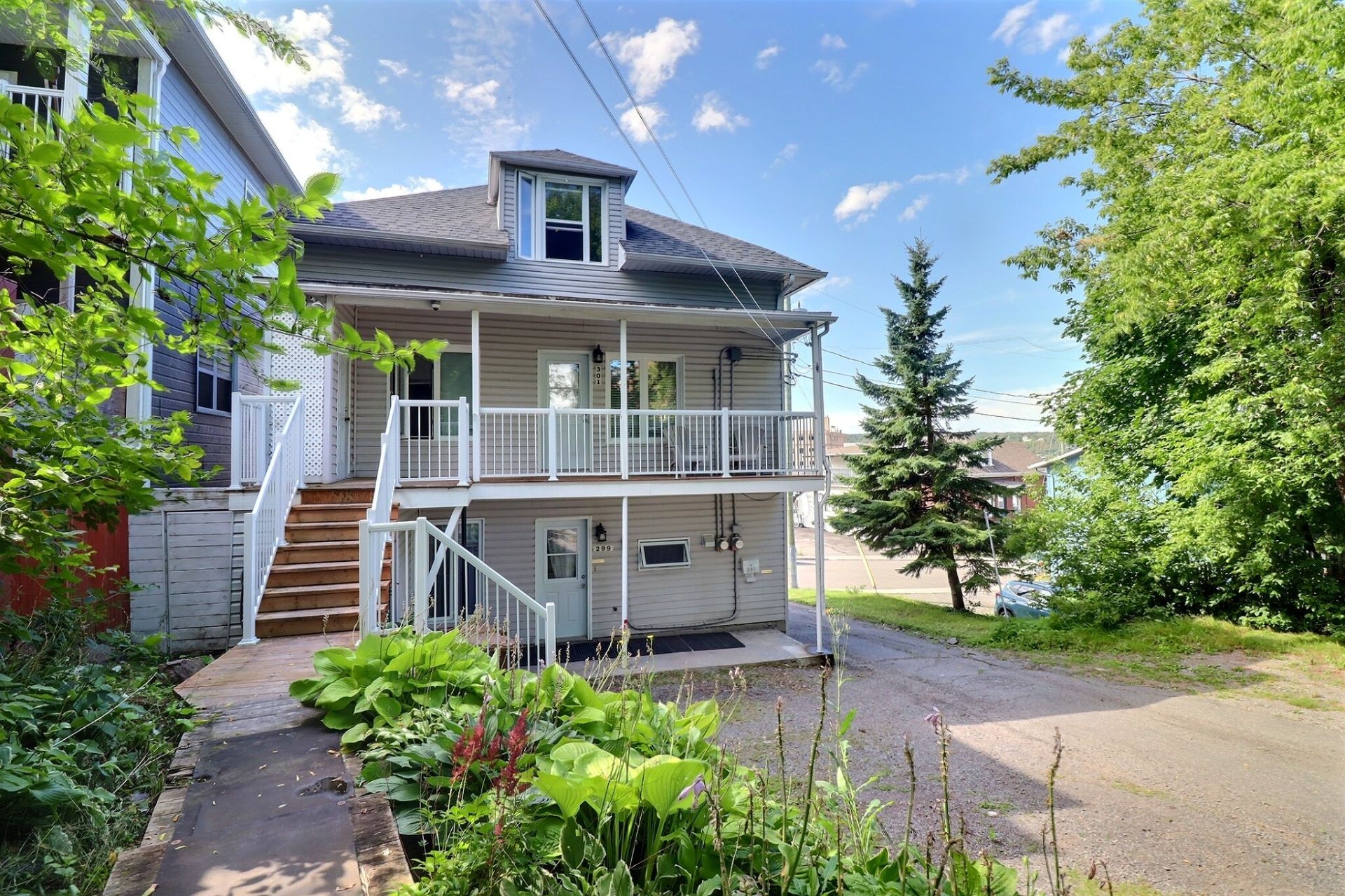 









299

 - 301


Rue Riverin

,
Saguenay (Chicoutimi),




QC
G7H4R9


